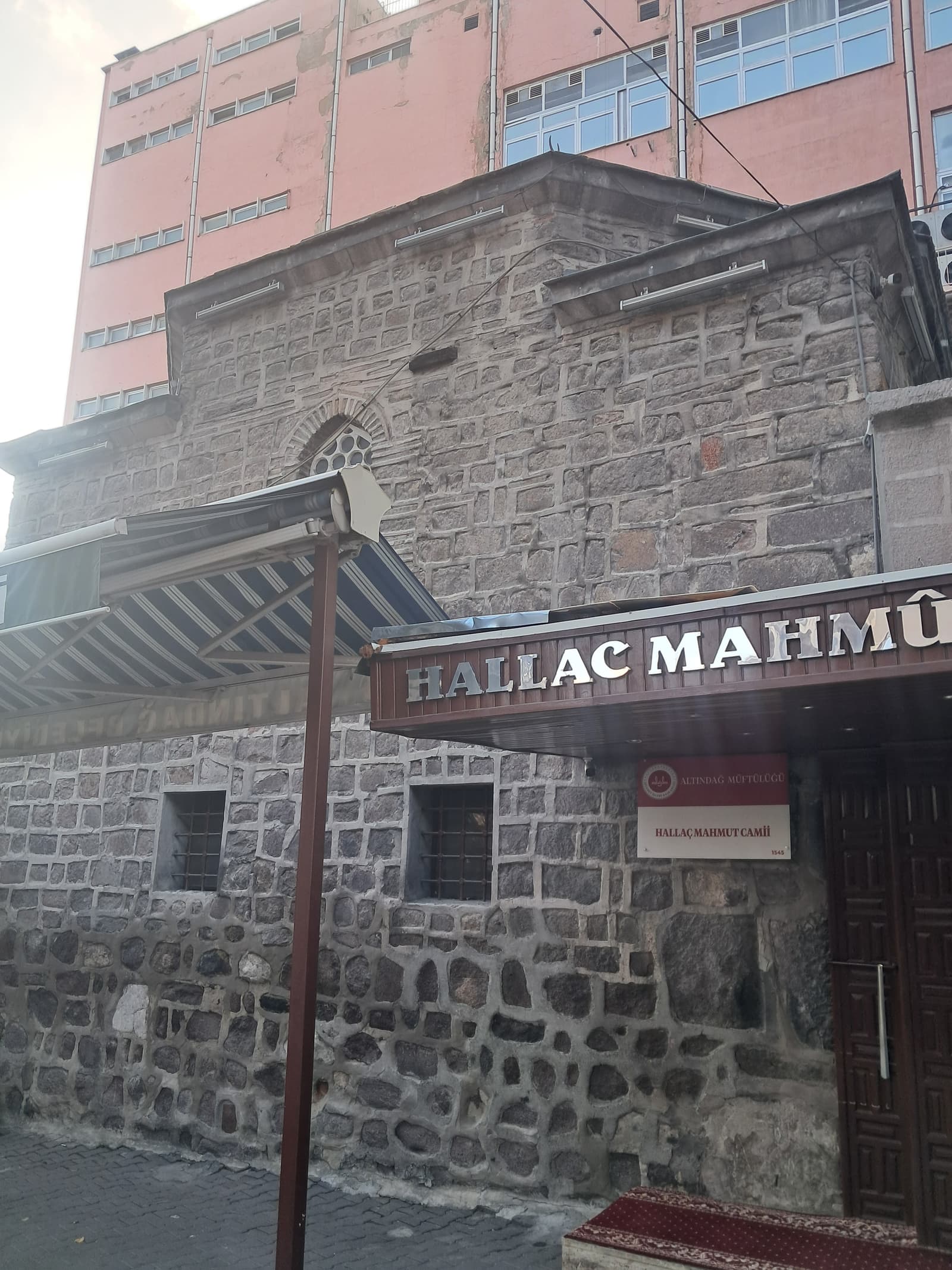 Hallaç Mahmut Türbesi