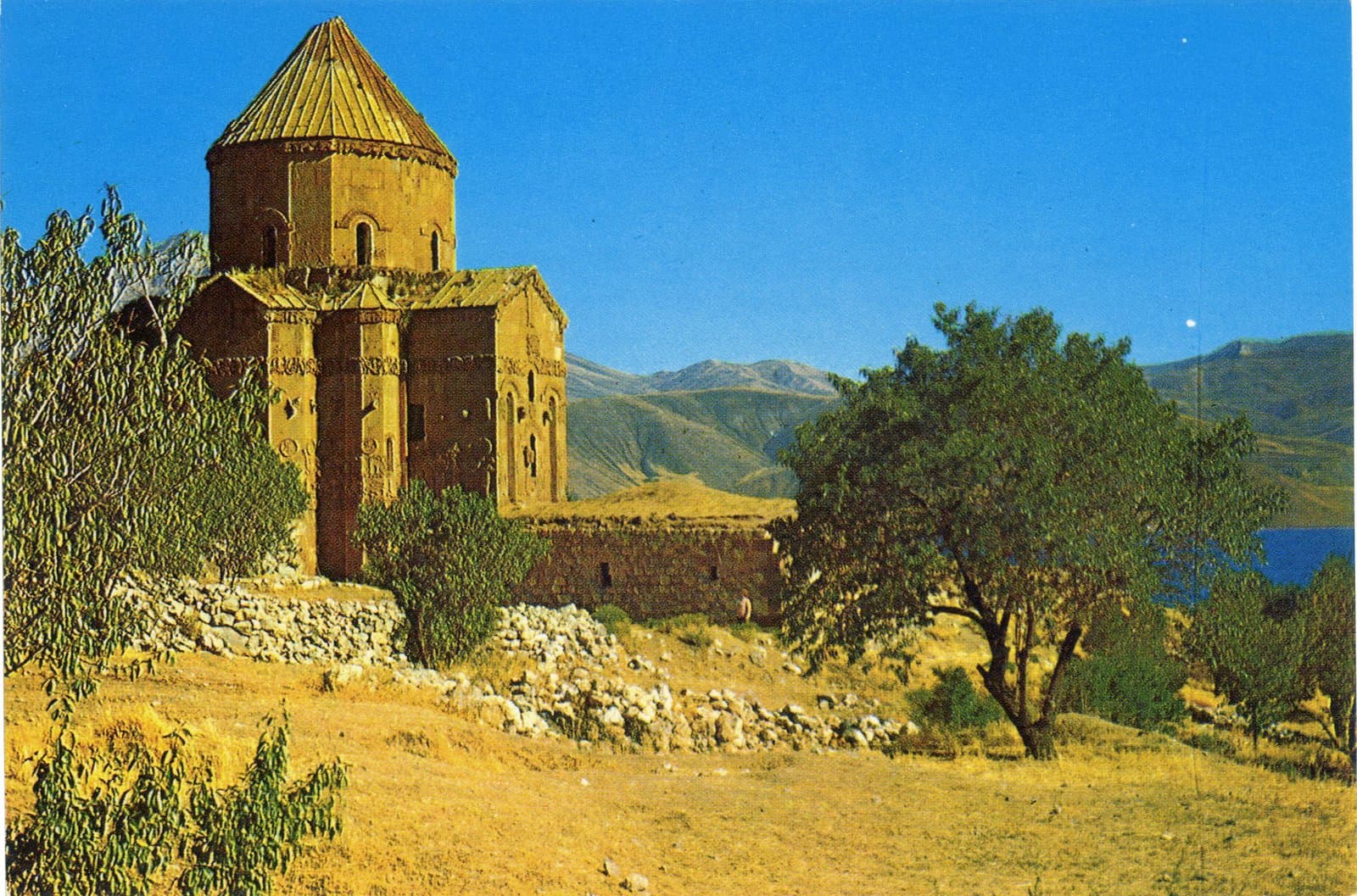 Akdamar Kilisesi