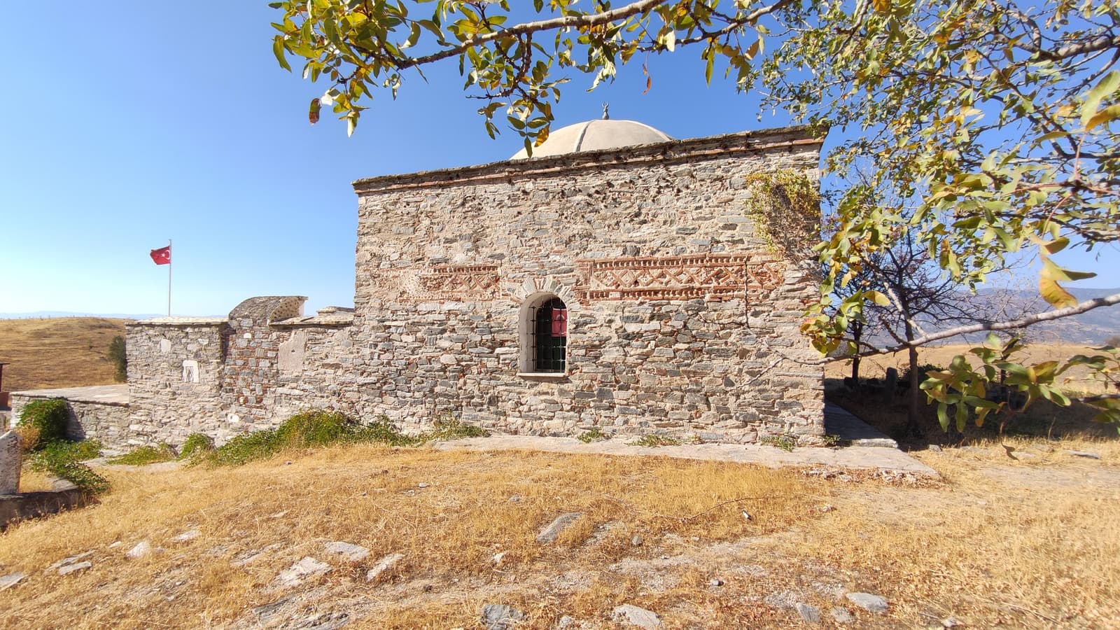 Hafsa Hatun Türbesi, Kuyucak