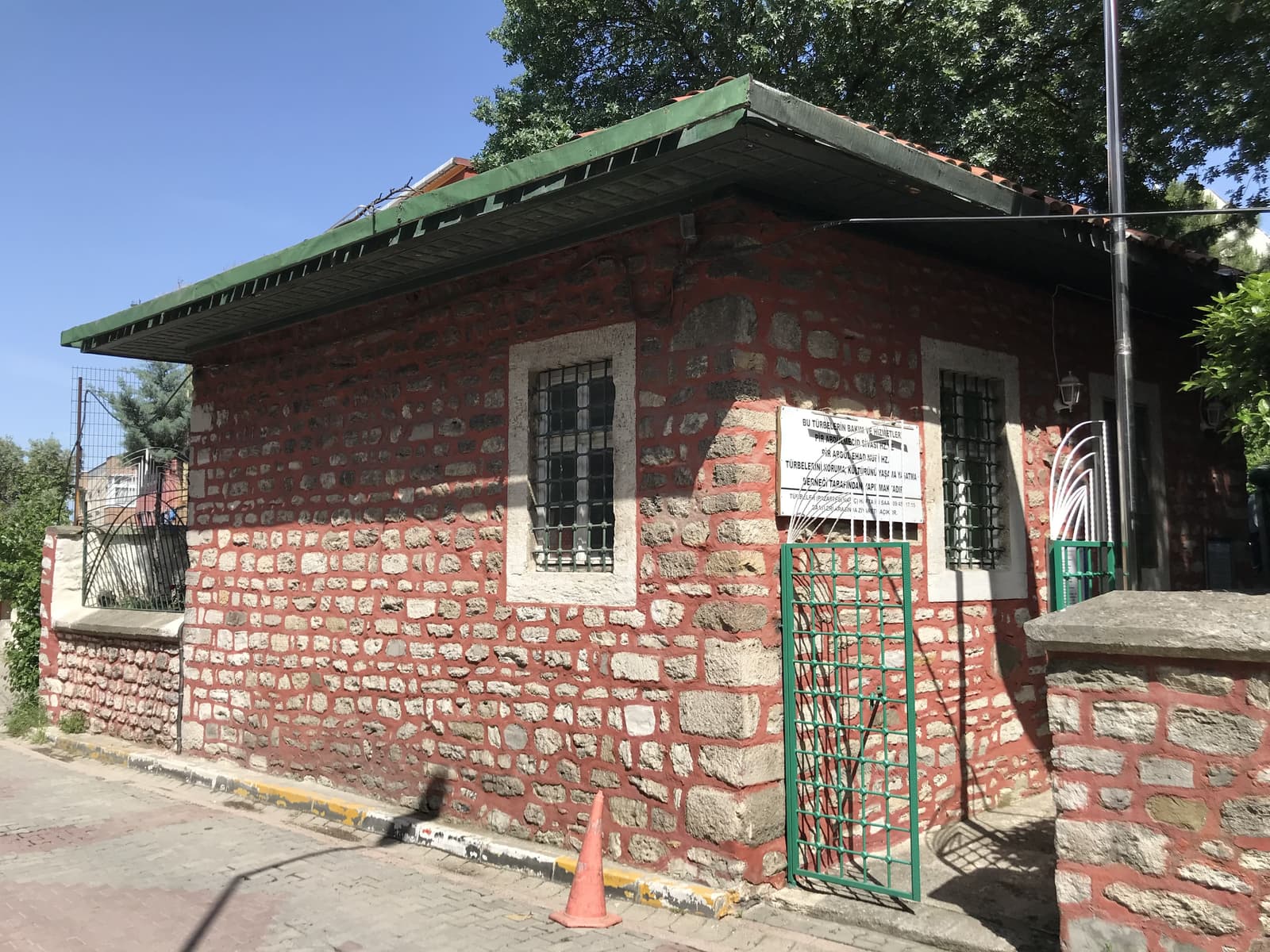 Abdülahad Nuri Sivasi Türbesi