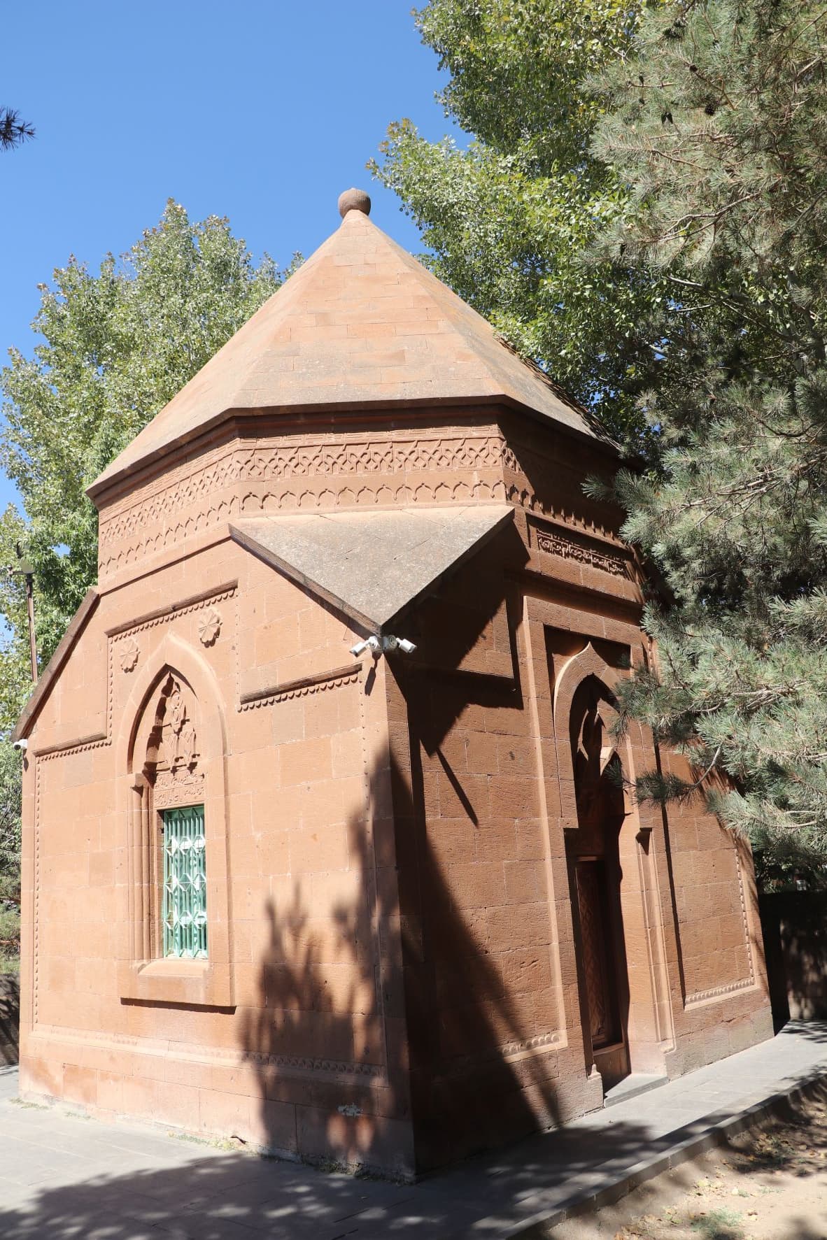 Abdurrahman Gazi Türbesi, Ahlat
