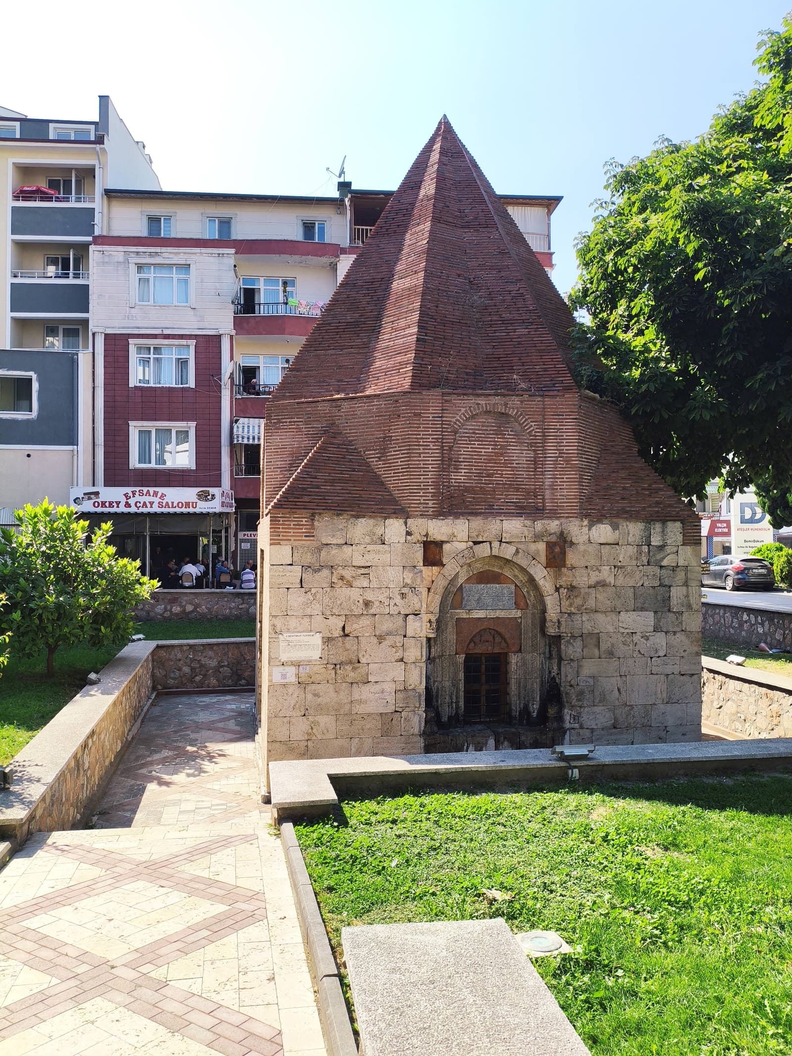 Esentimur Türbesi
