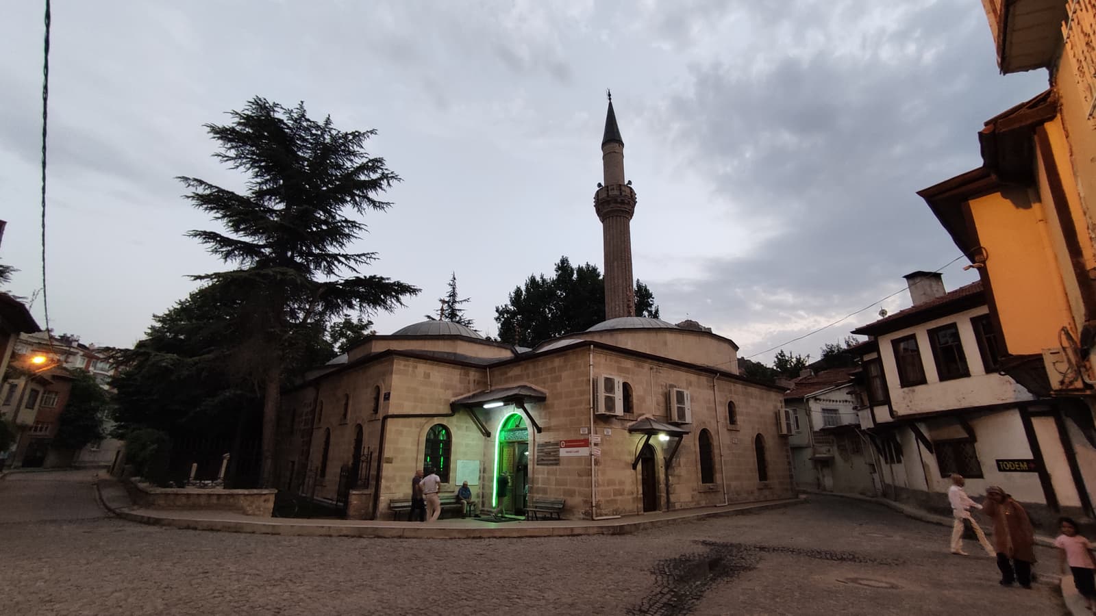 Mısri Camii