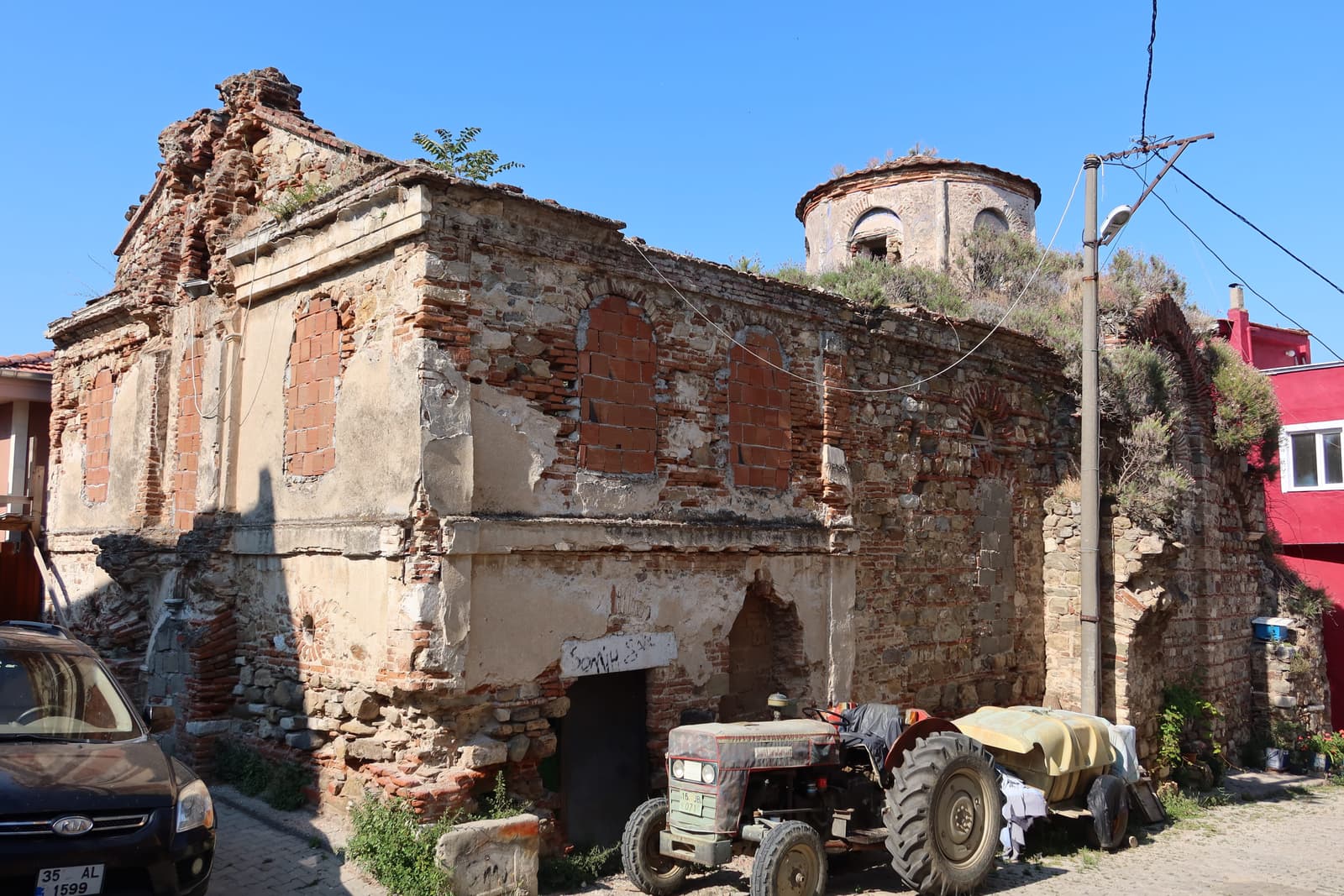 Kemerli Kilise