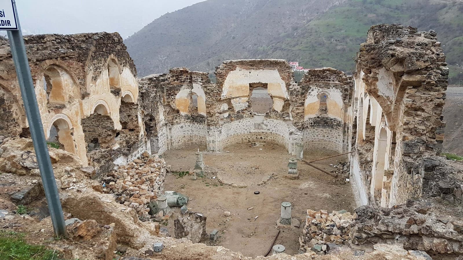 Surp Karabet Ermeni Kilisesi
