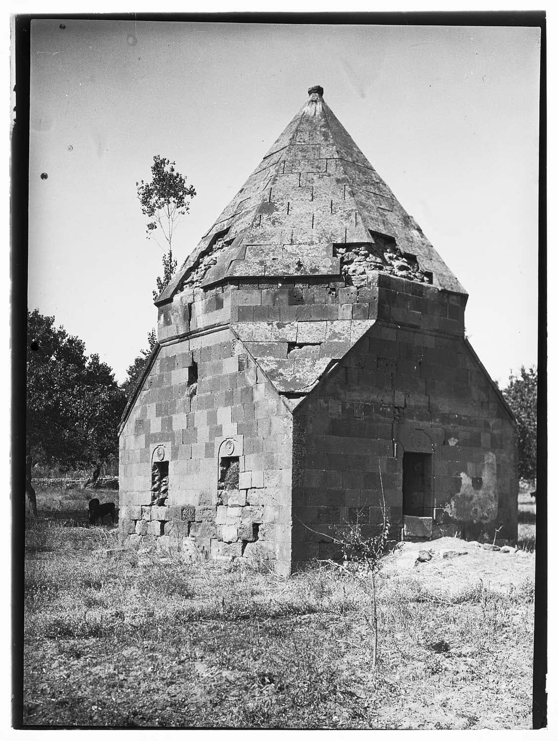 Ahlat Anonim Kümbet
