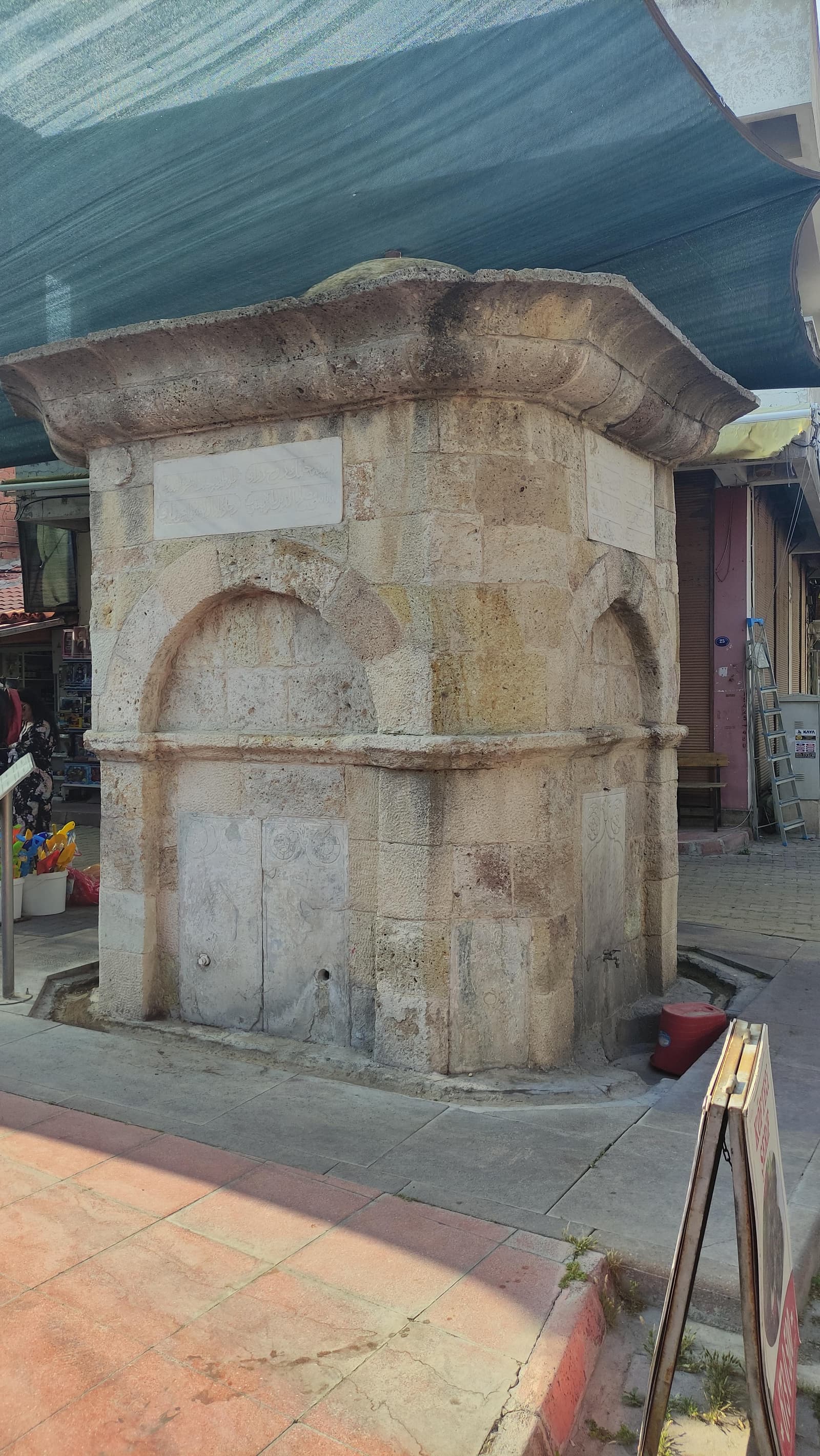 Çandarlı Çarşı Çeşmesi