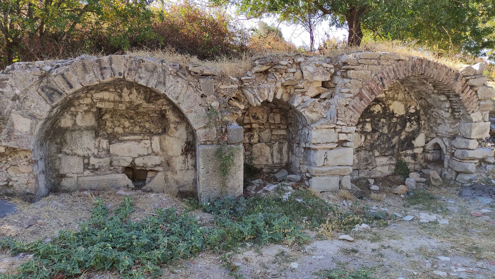 Kamanlı Üçlü Çeşme