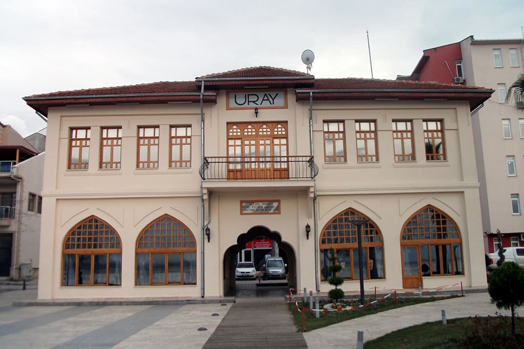 Karamürsel Tarihi Belediye Binası