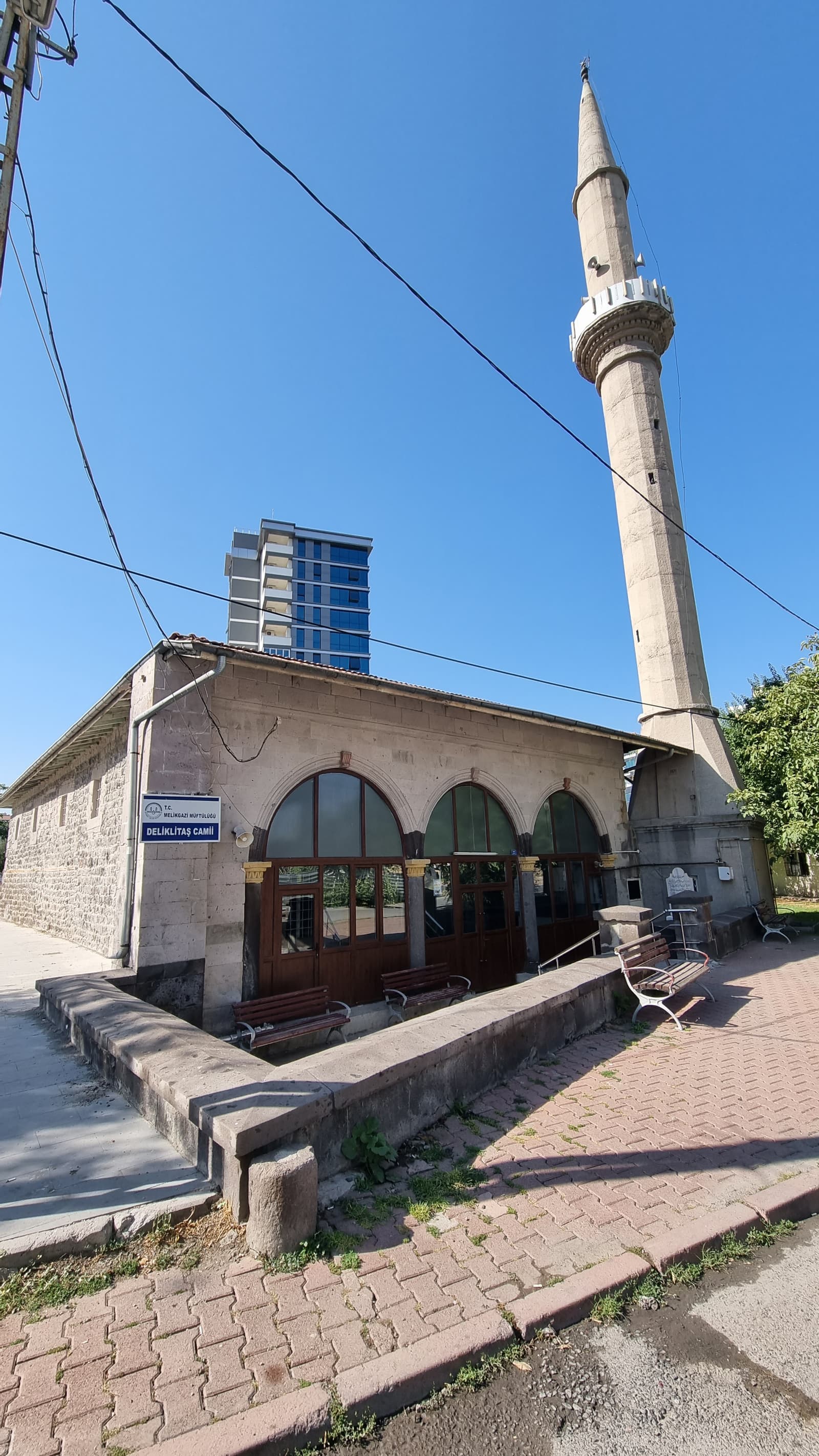 Deliklitaş Camii