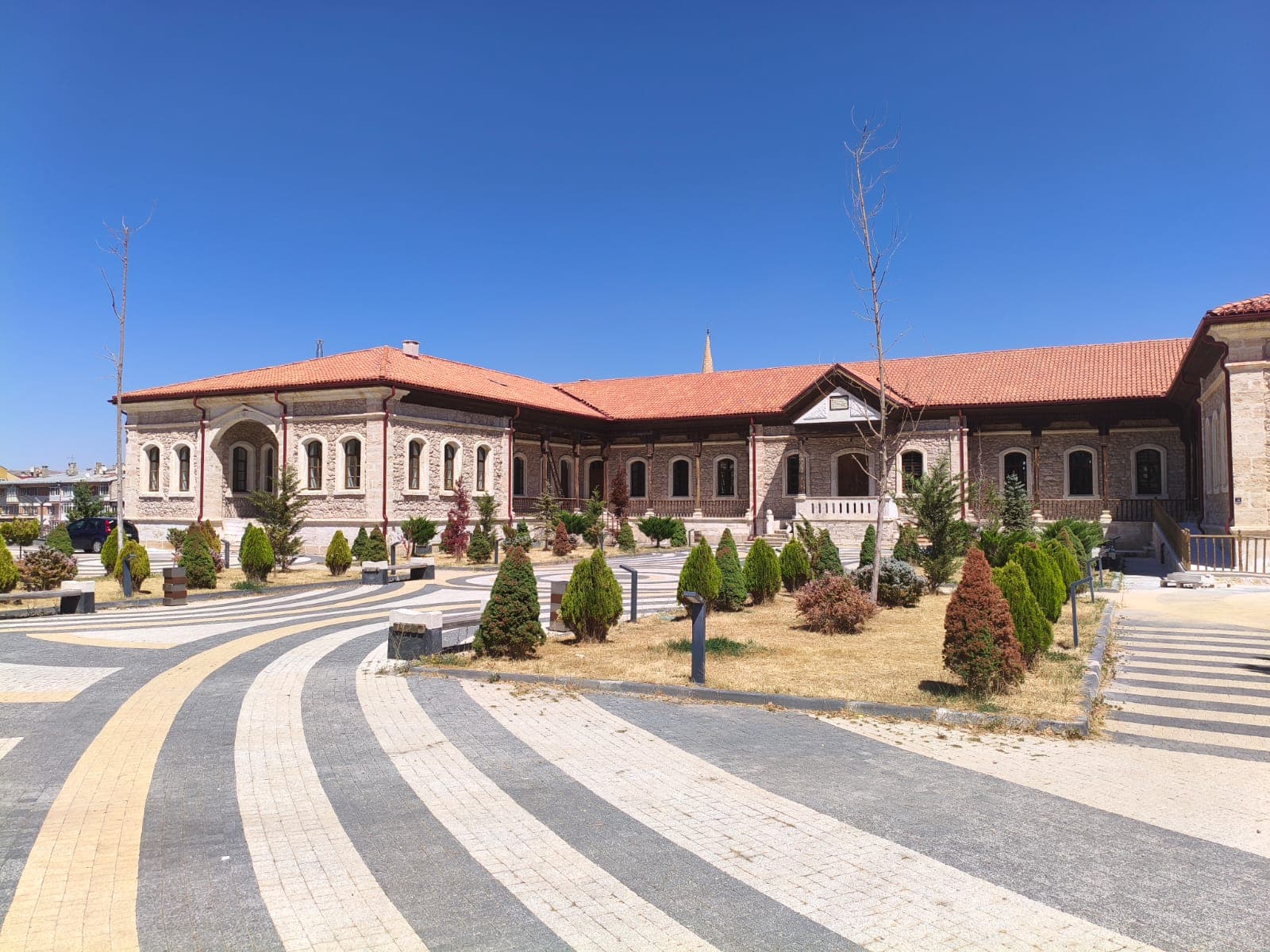 Numan Efendi Halk Kütüphanesi