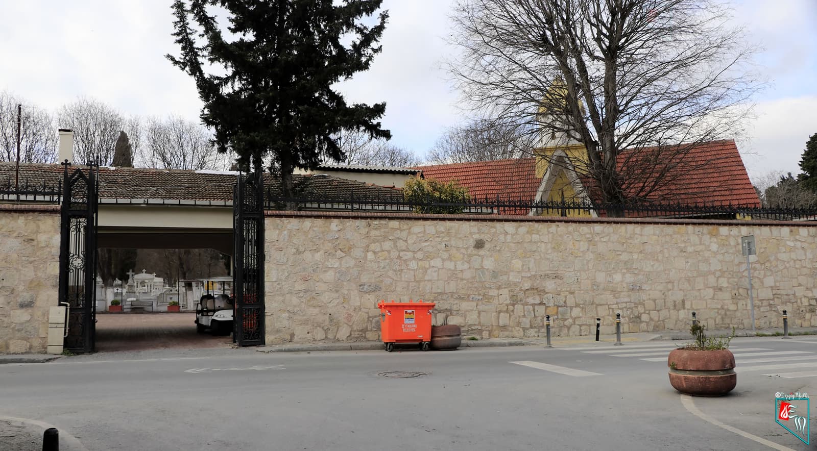 Balıklı Ermeni Mezarlığı