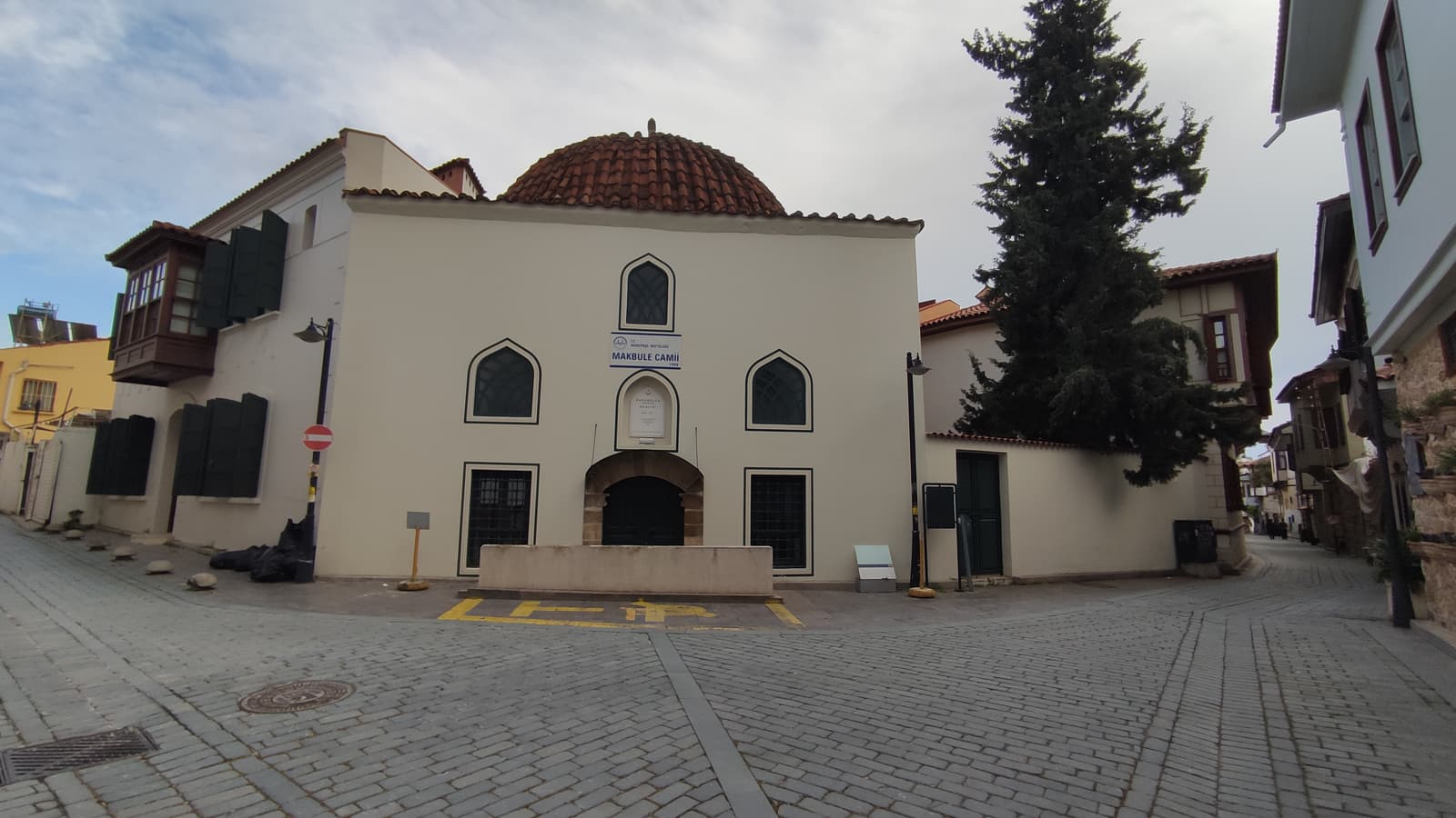 Karamolla Mescidi