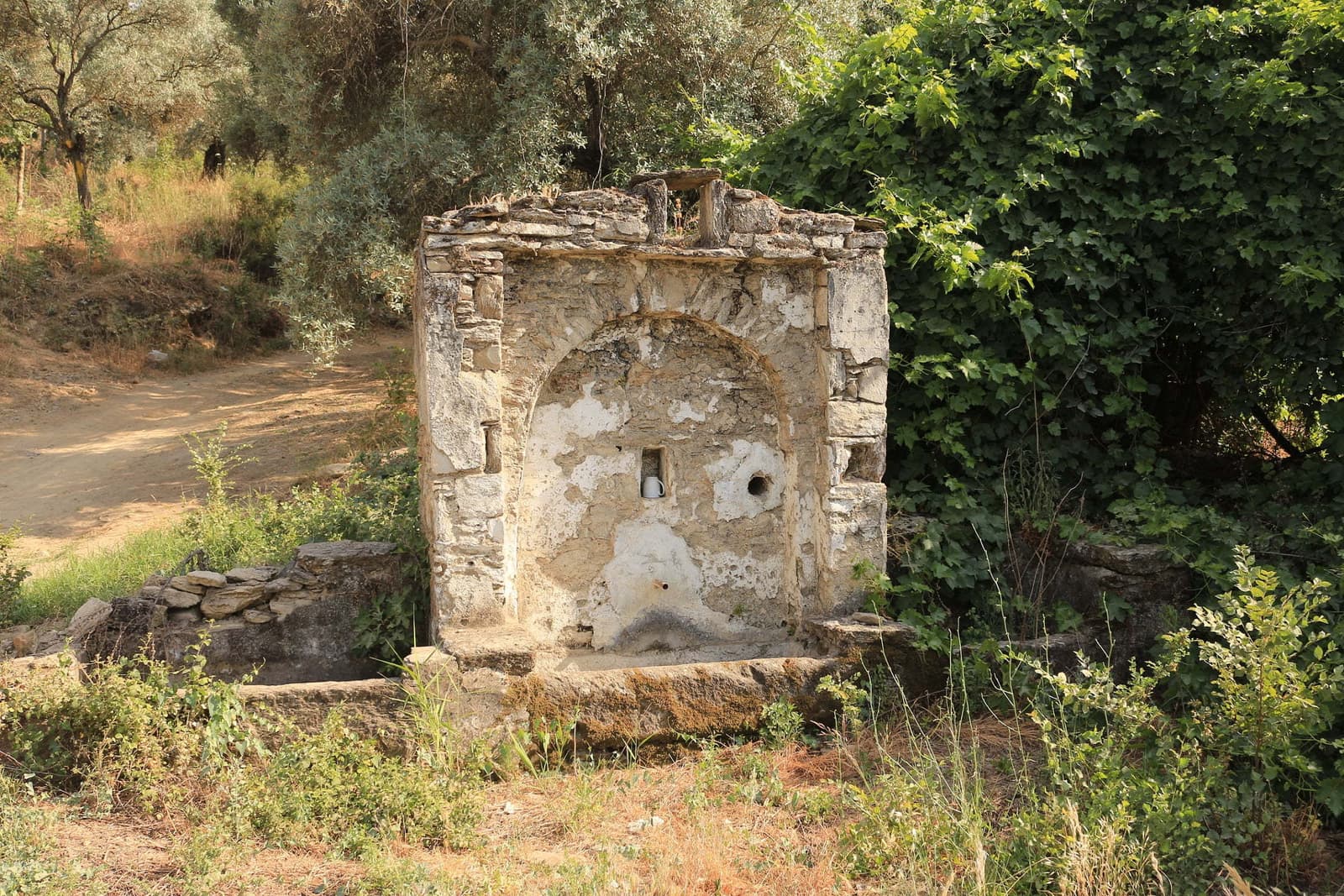 Çeşme, Alhan