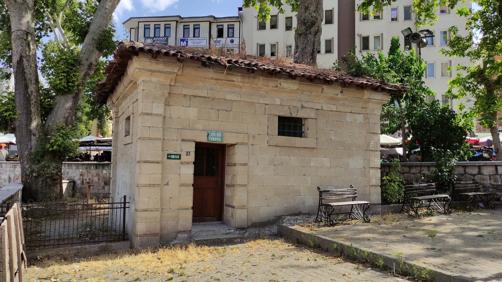 Cafer Dede Türbesi