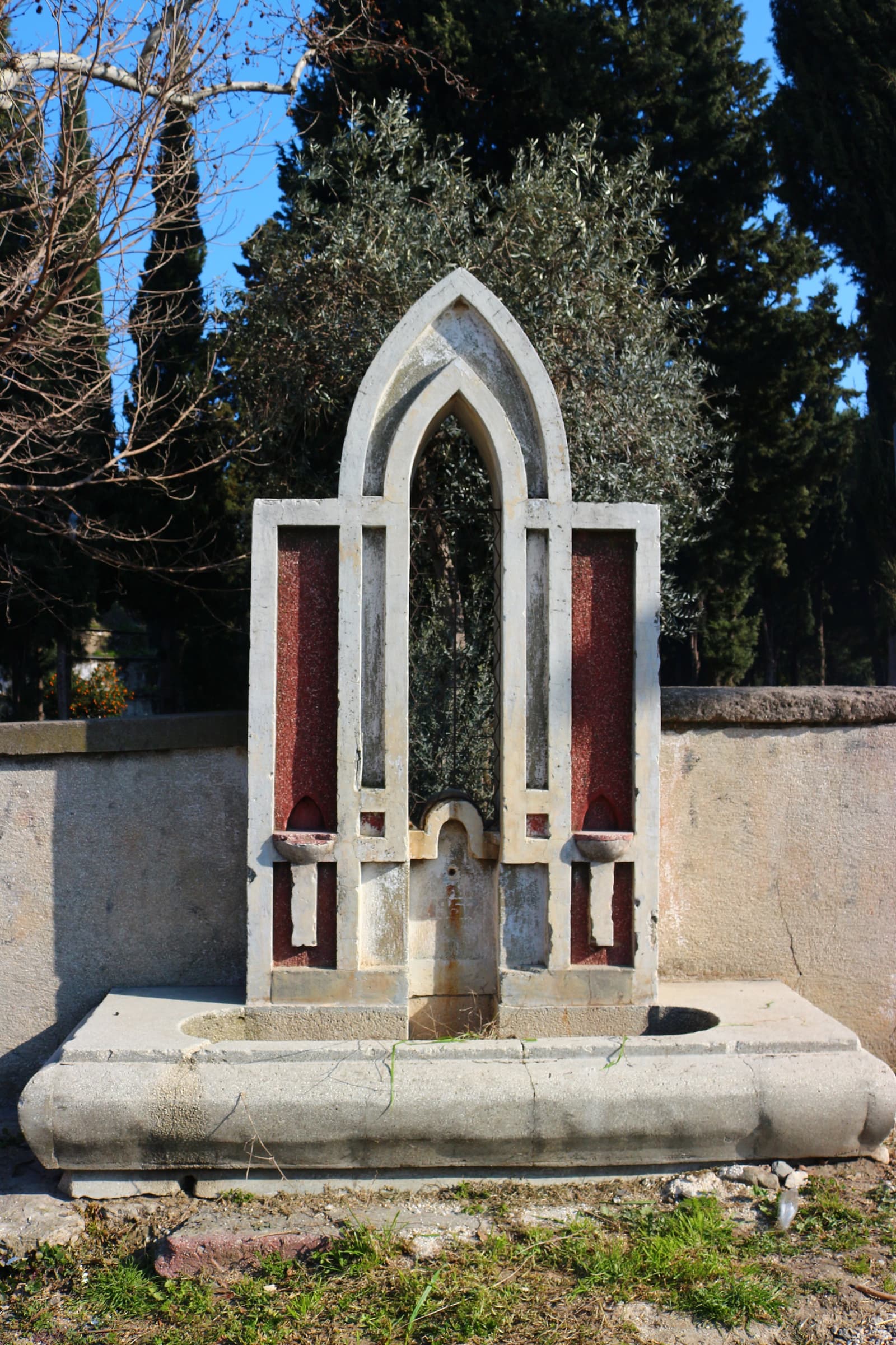 Asri Mezarlık Çeşmesi