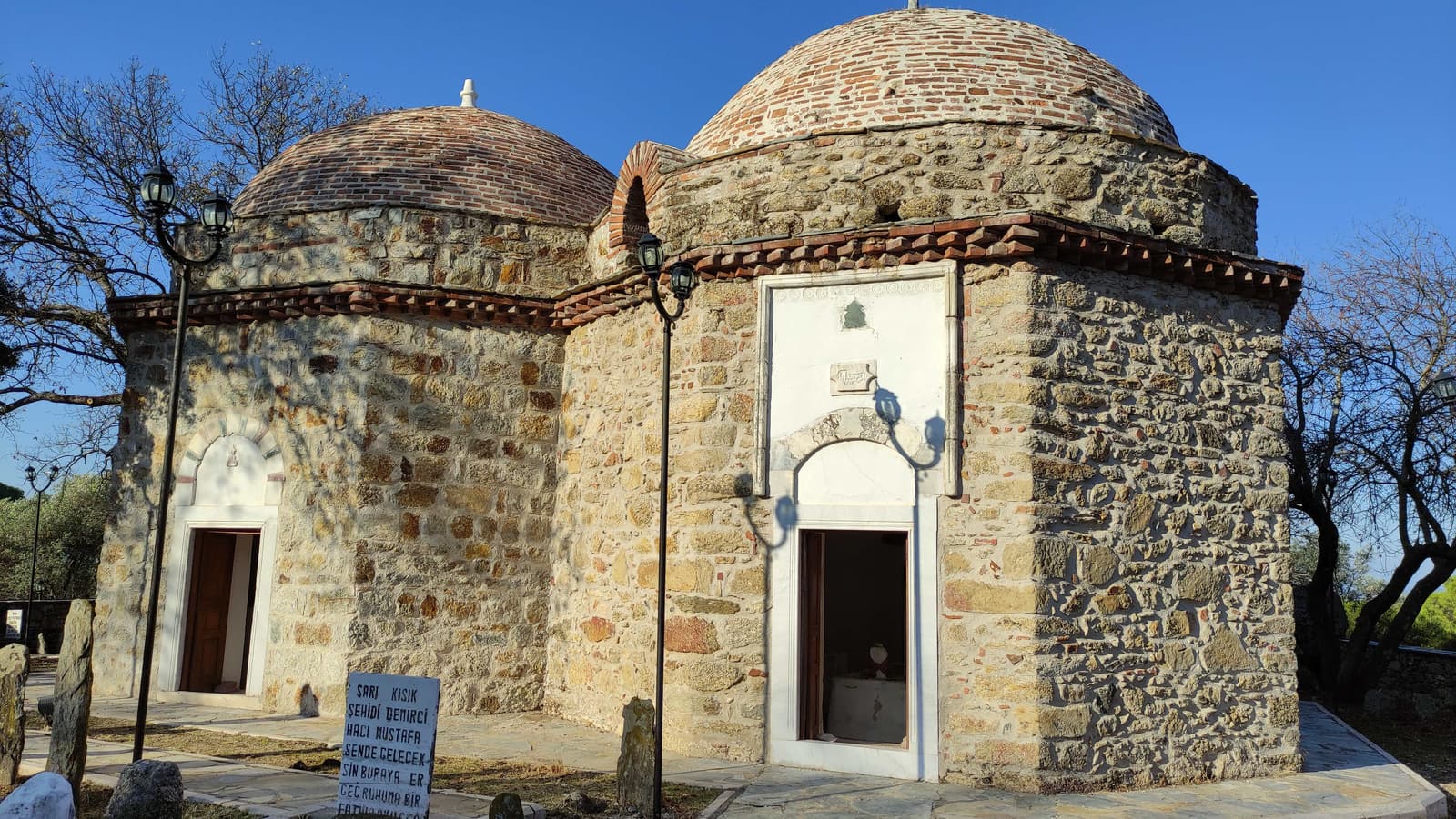 İkiz Türbe