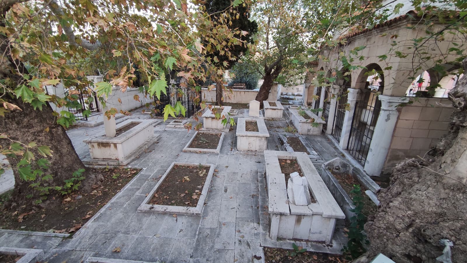 Abdülaziz Ağalar Türbesi