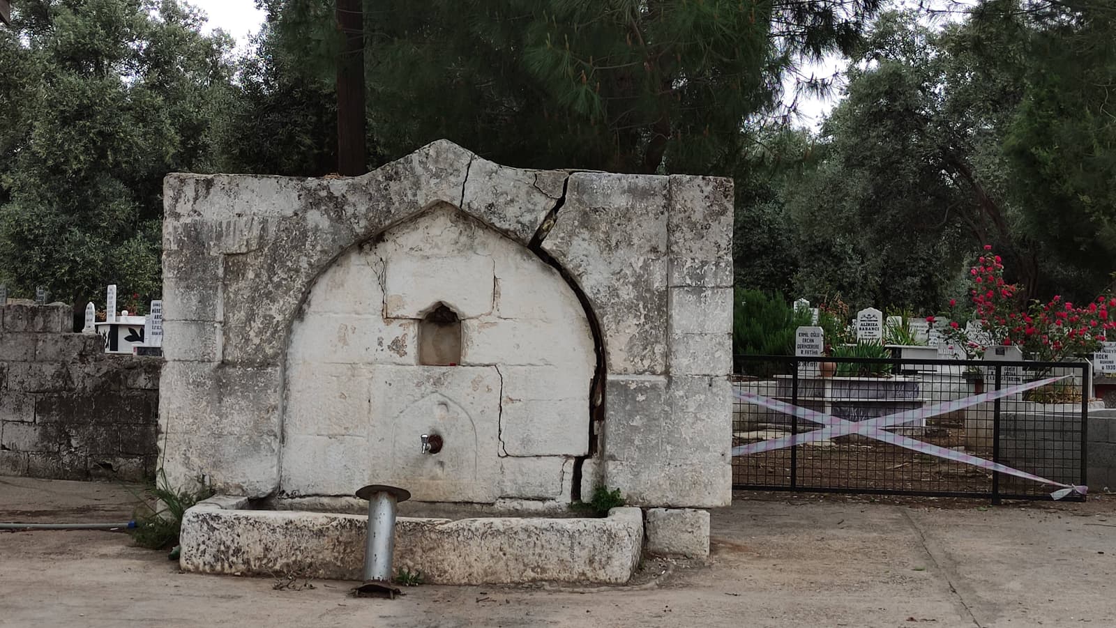 Mezarlık Çeşmesi, Menteş