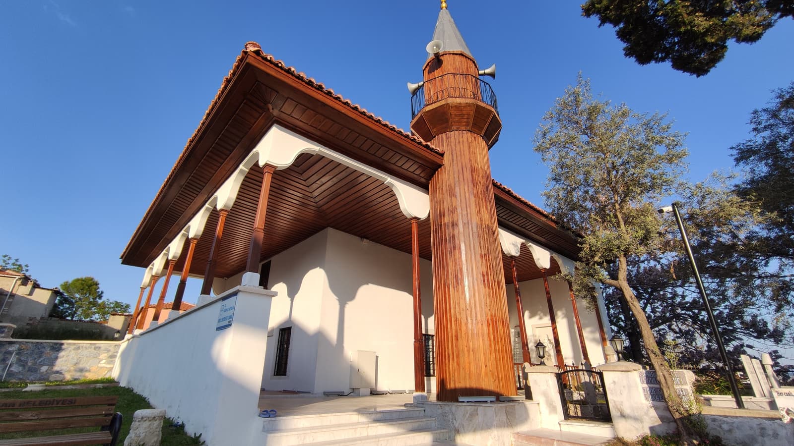 Ahi Ebubekir Camii