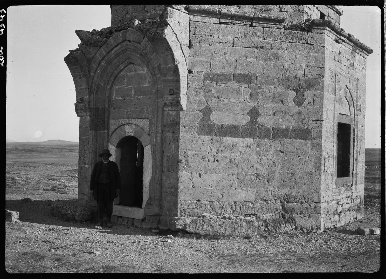 Kızlar Türbesi