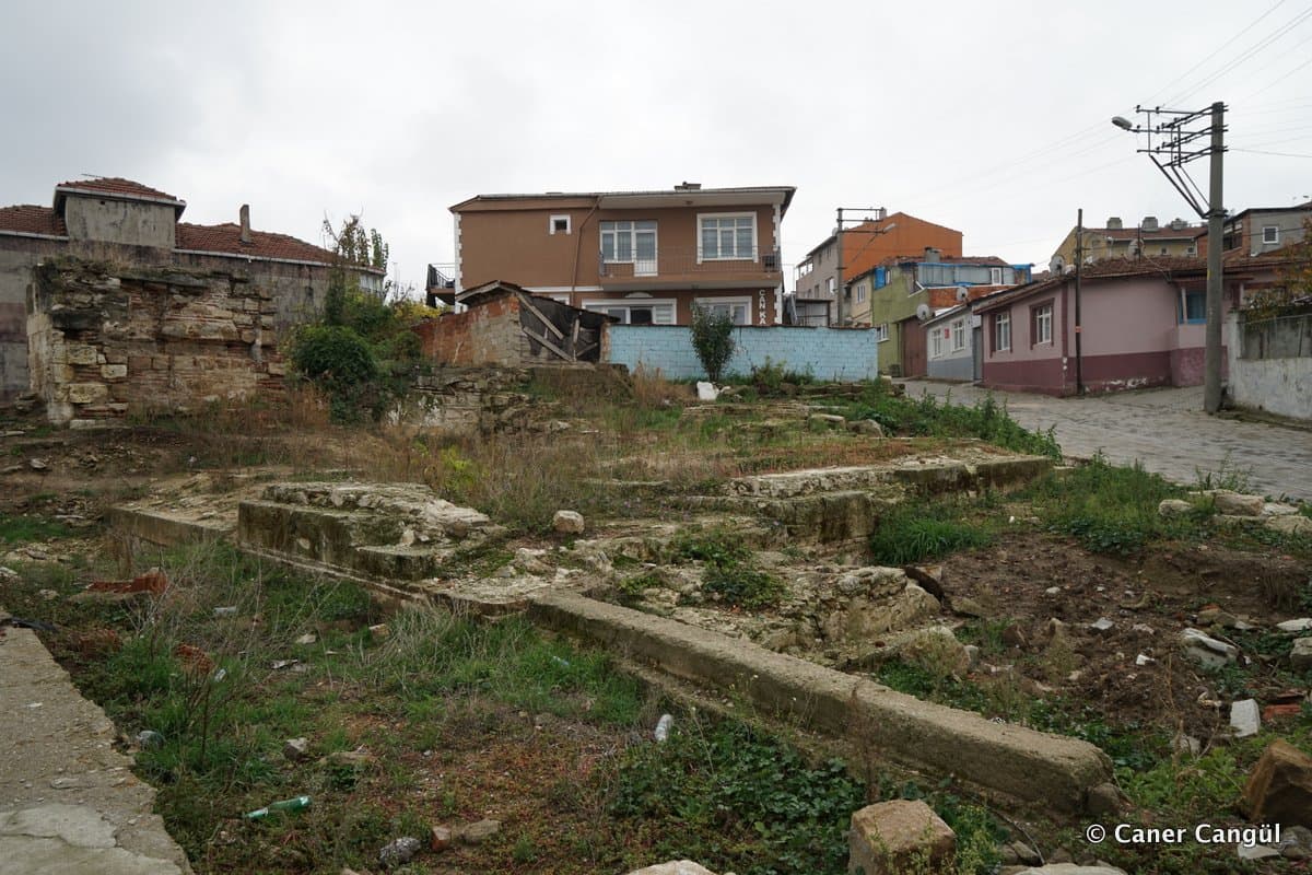 Taya Kadın Camii