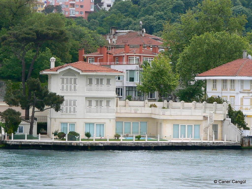 Elbiseci Ahmet Bey Yalısı