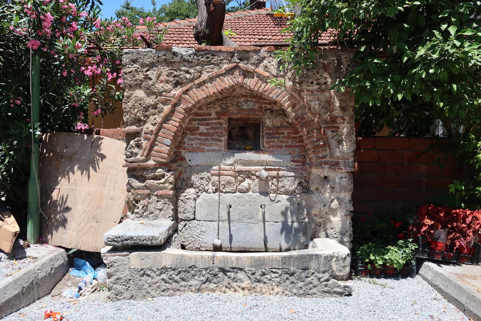 Konak Çeşmesi, İznik