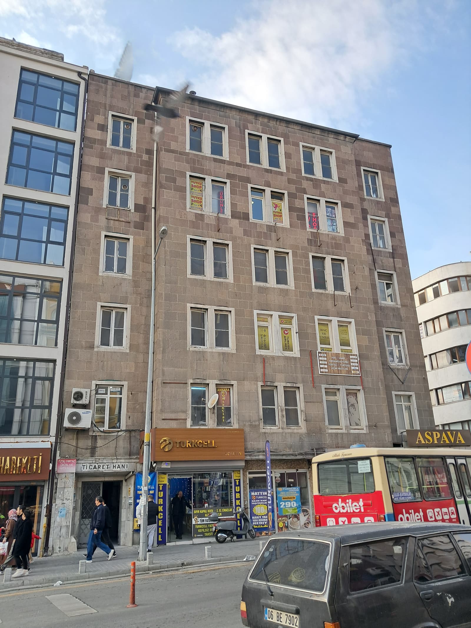 Ticaret Hanı, Ulus
