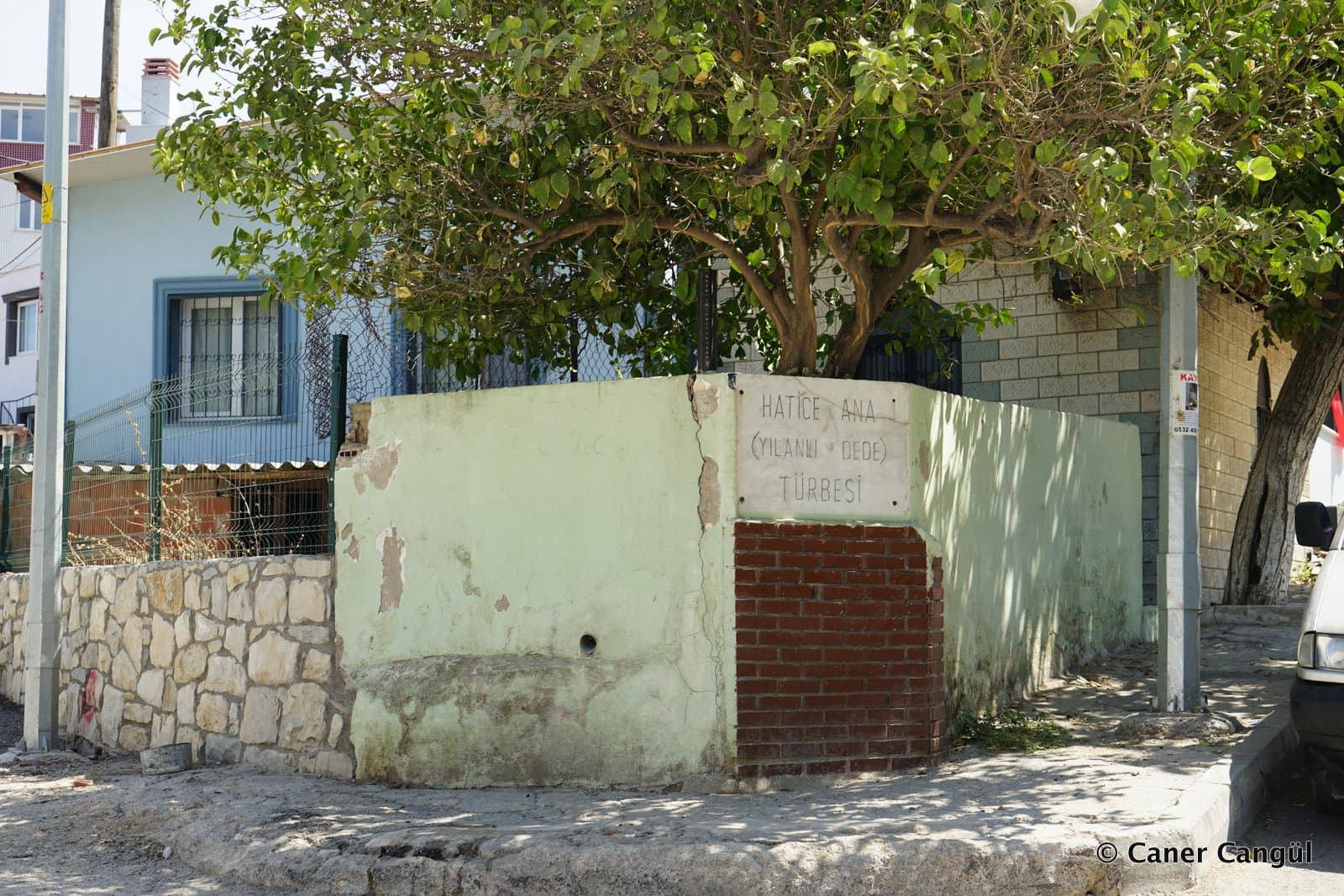 Hatice Ana Türbesi