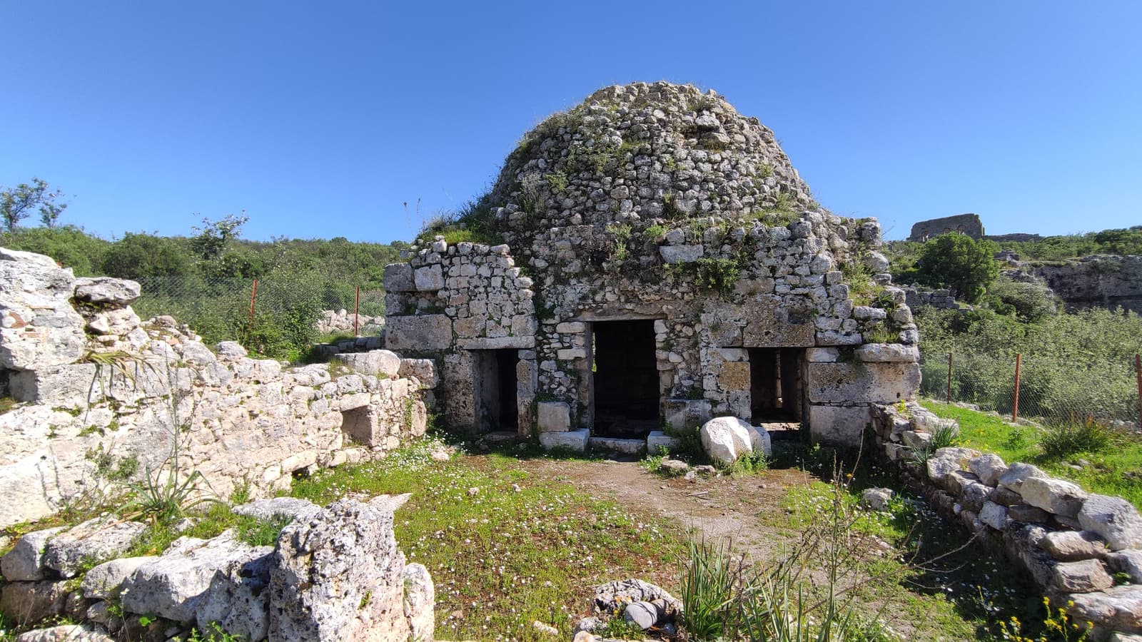 Sillyon Kale Mescidi