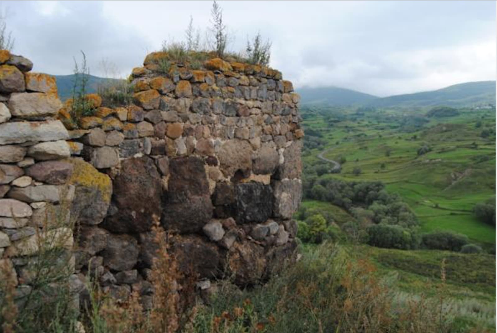 Tsurtskabi Kalesi