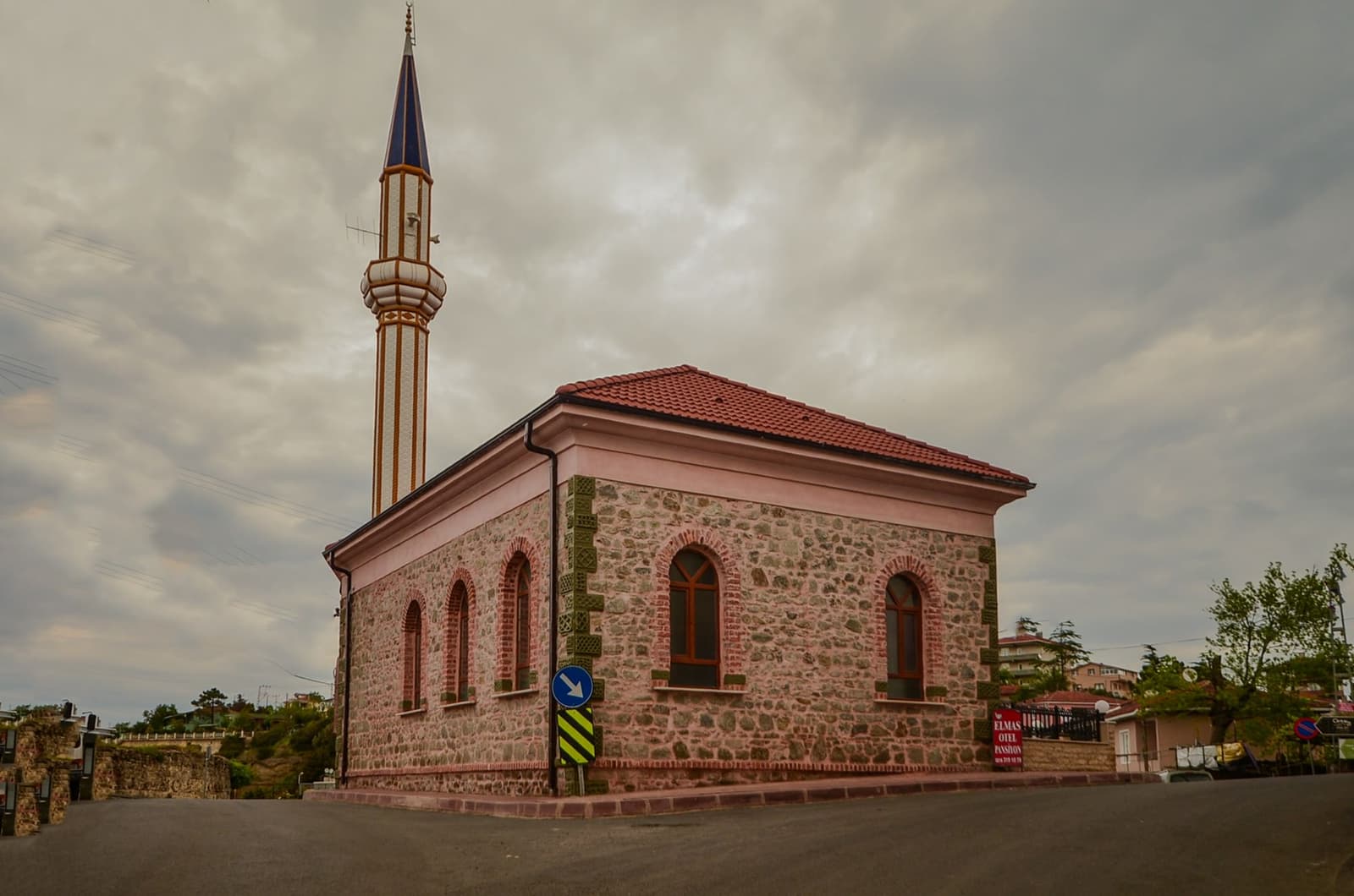 Riva Camii