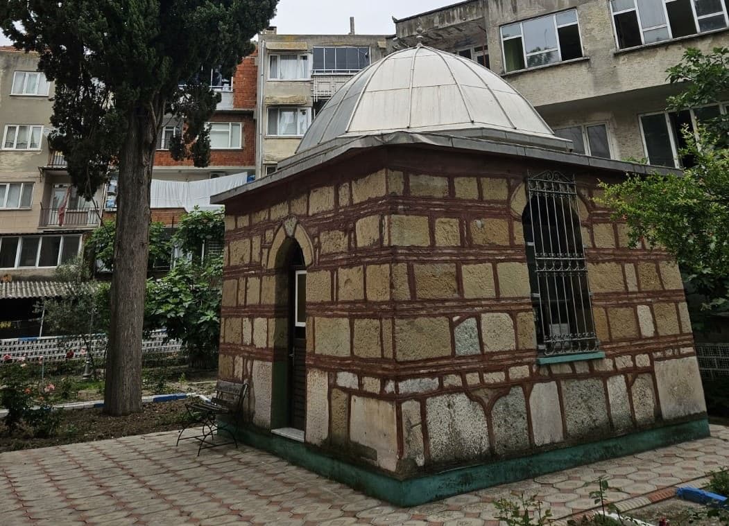Hamza Bey Türbesi
