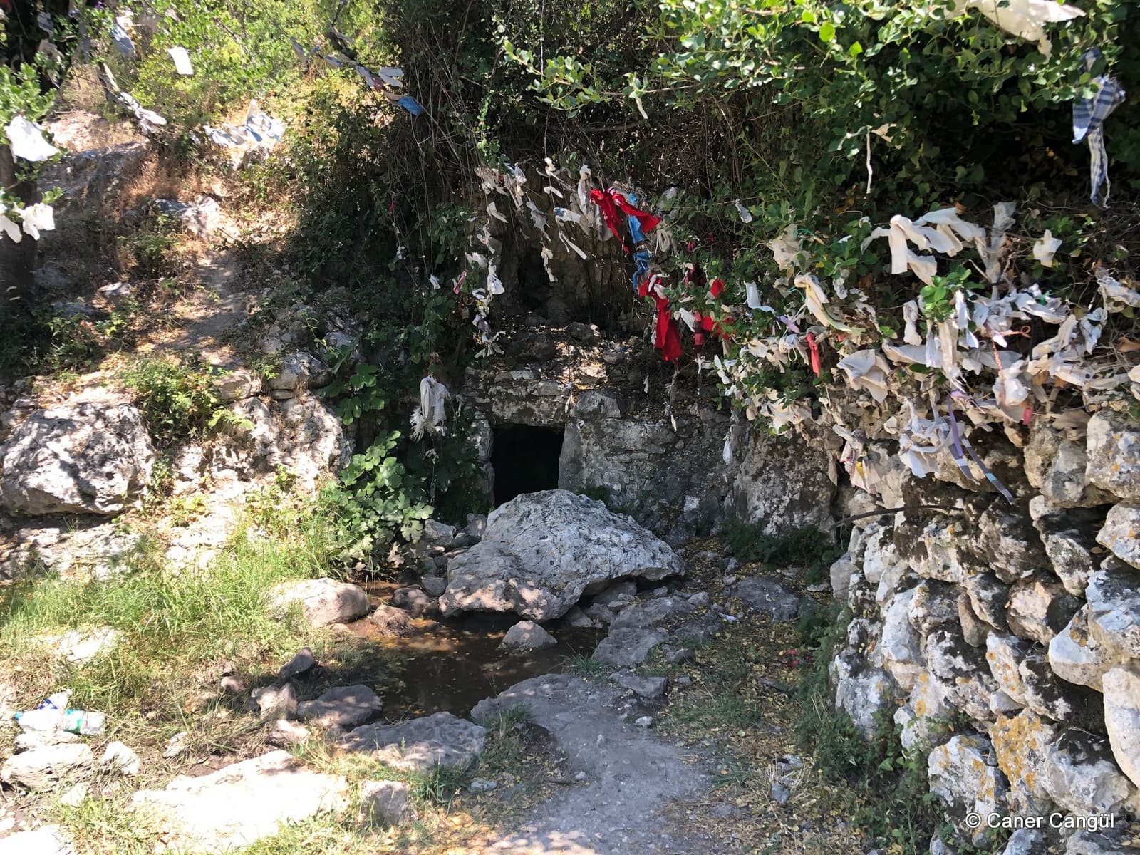 Narkissos Su Pınarı