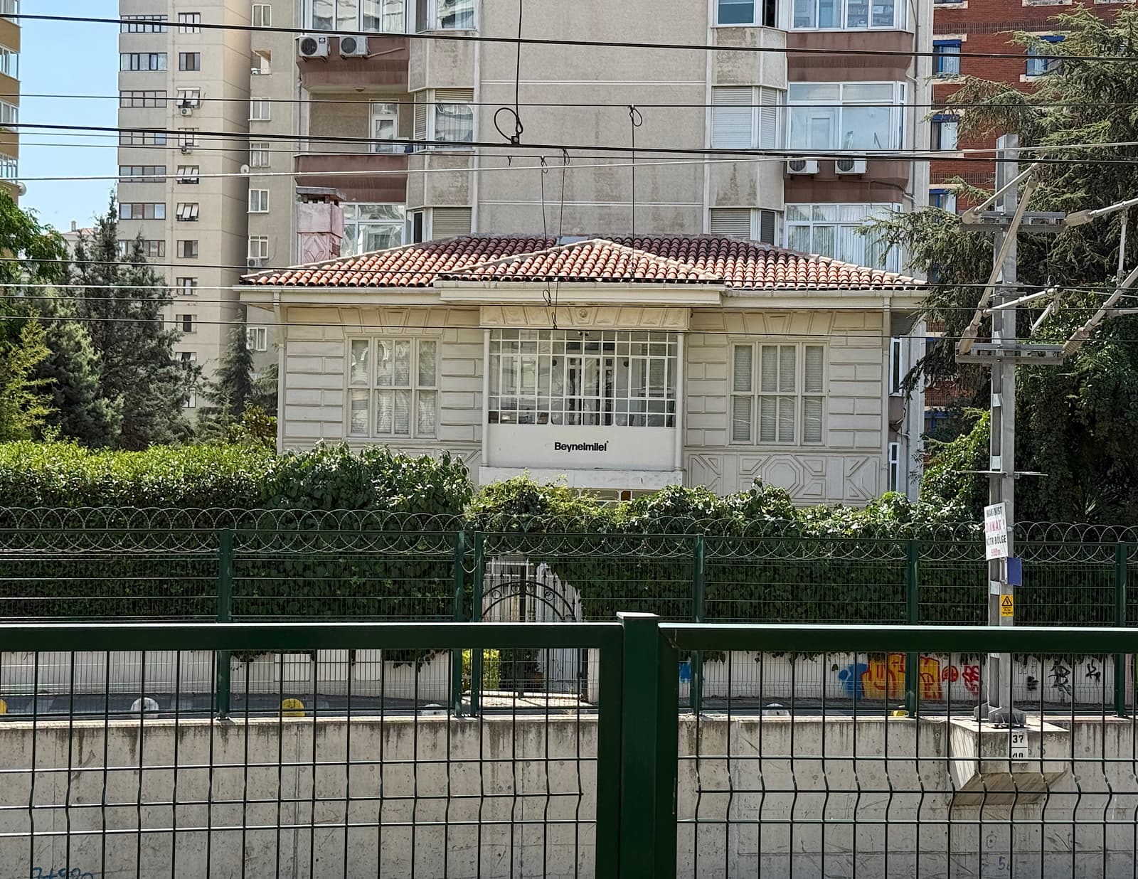 Köşk — Suadiye, Müzeyyen, 8
