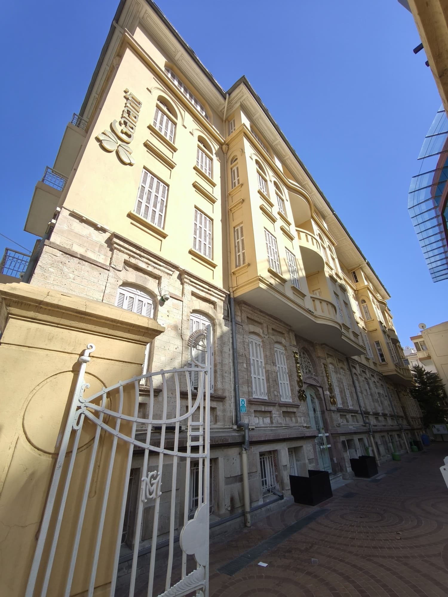 Anadolu Apartmanı