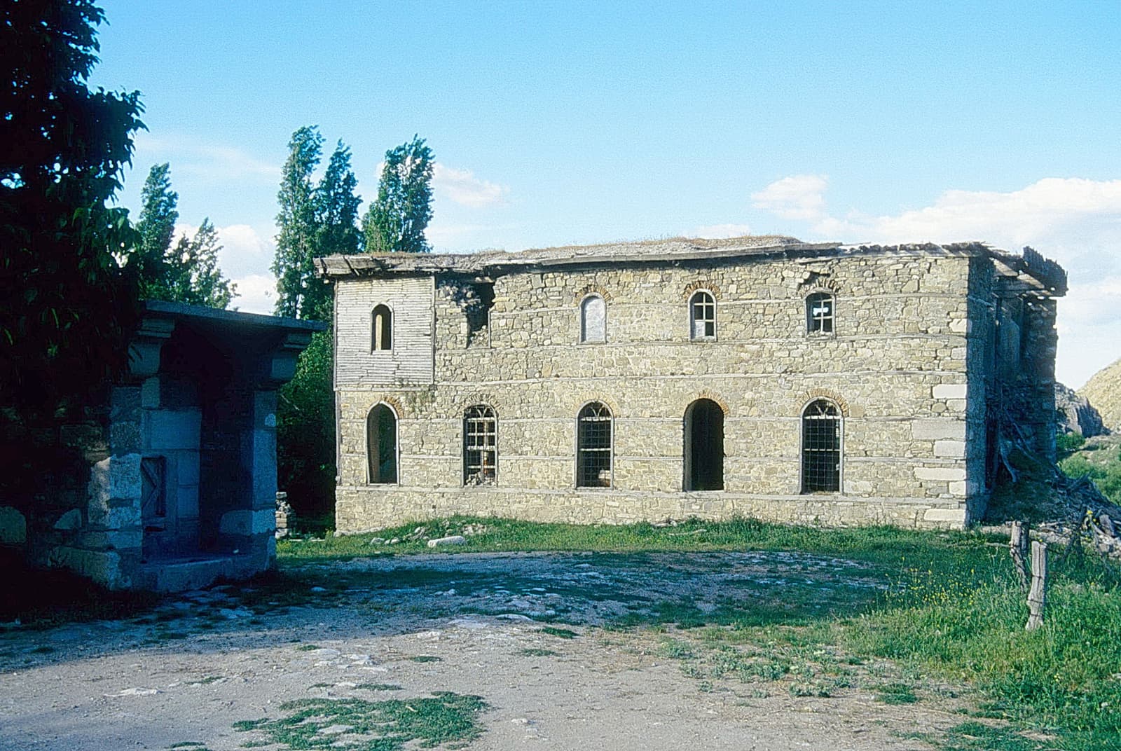 Bahçe Camii