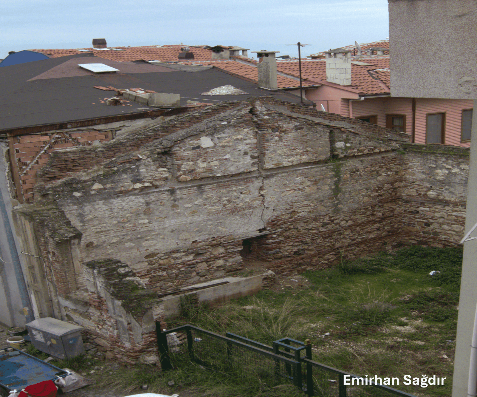 Kilise, Girit Mahallesi