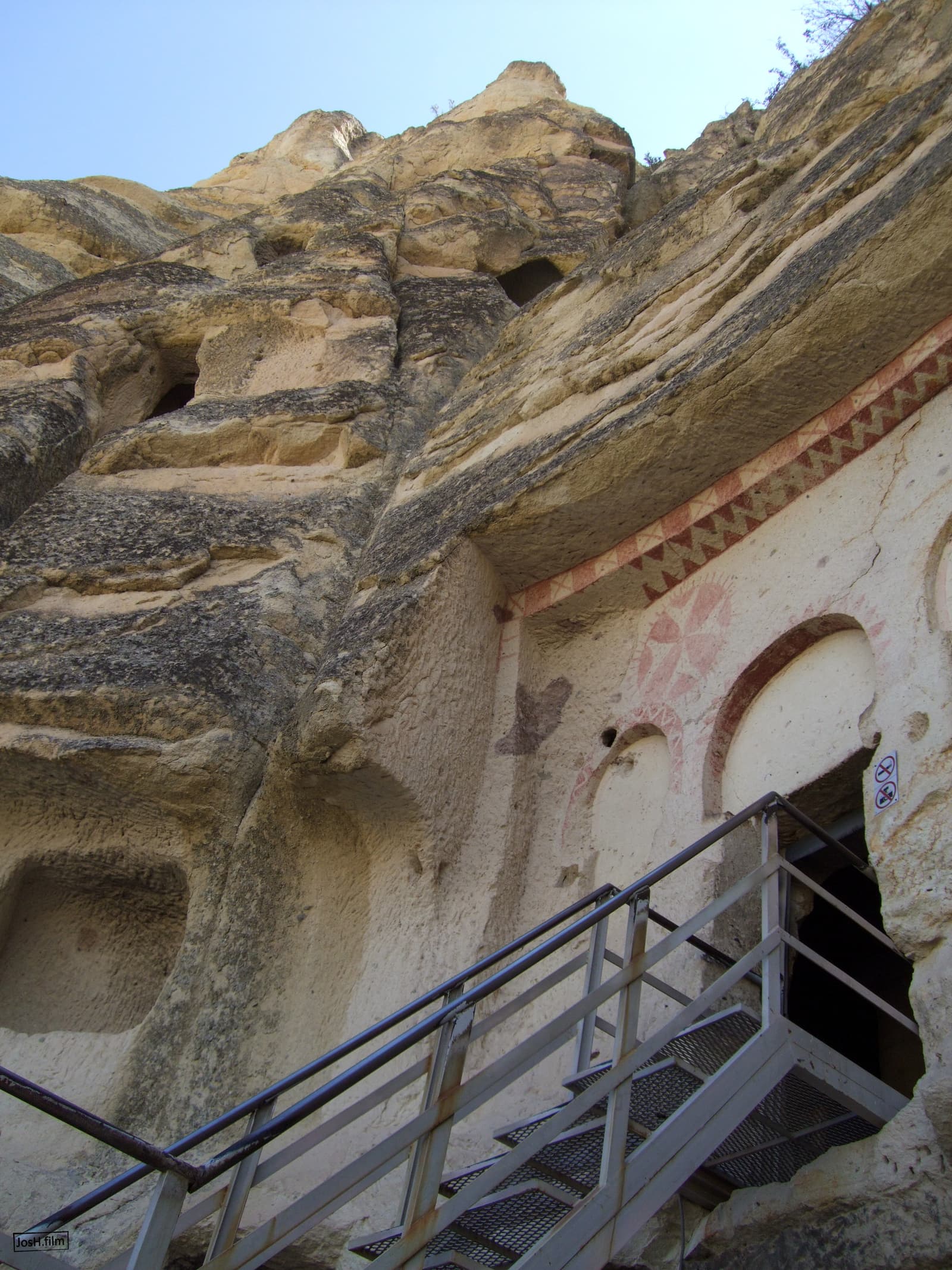 Çarıklı Kilise