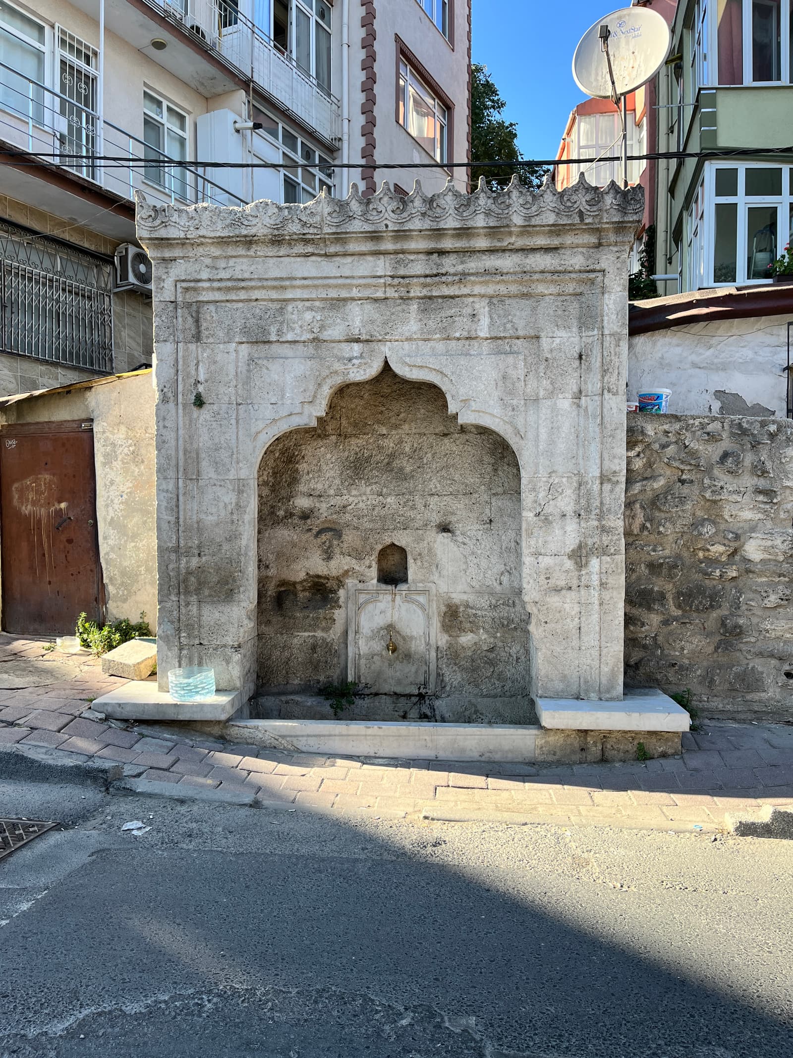 Arpa Emini Çeşmesi
