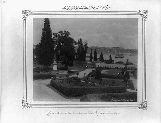 A column located in the garden of the Topkapı Sarayı (palace)