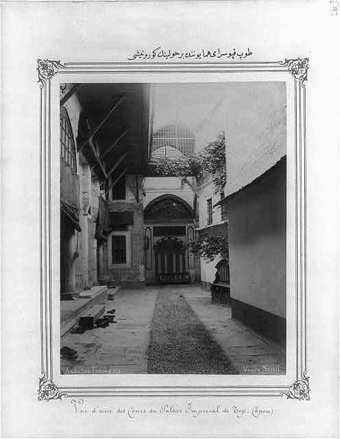 View of a courtyard in the Imperial Topkapı Sarayı (palace)