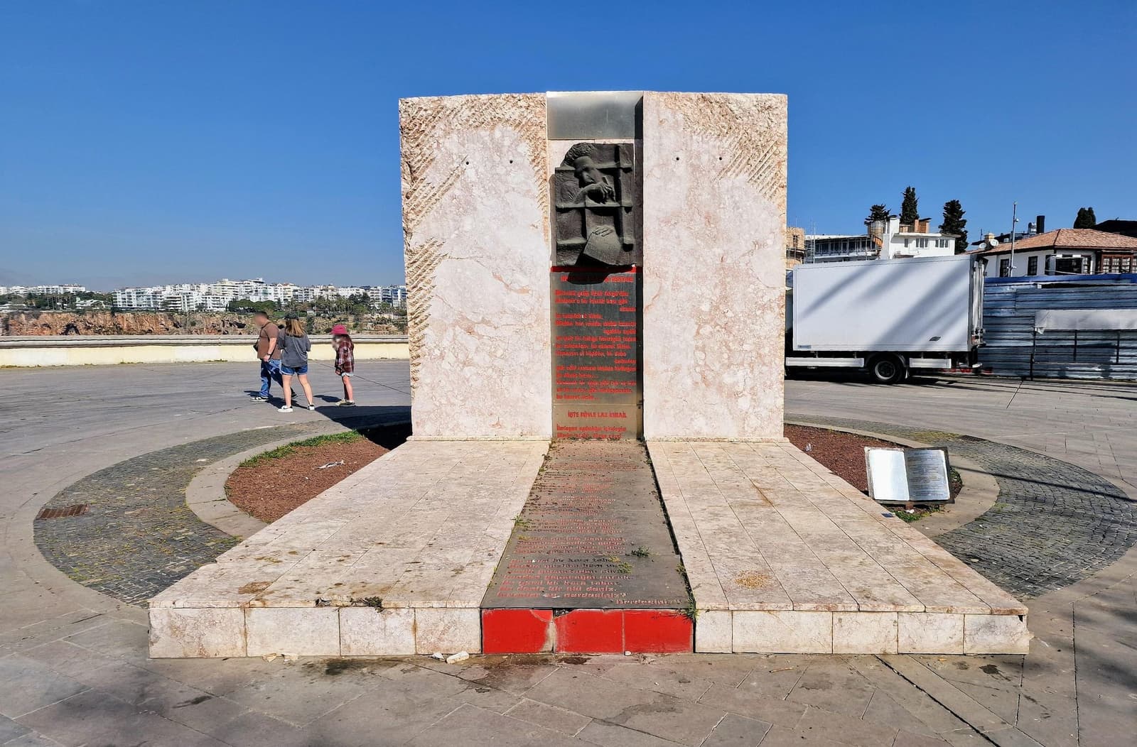 Nâzım Hikmet