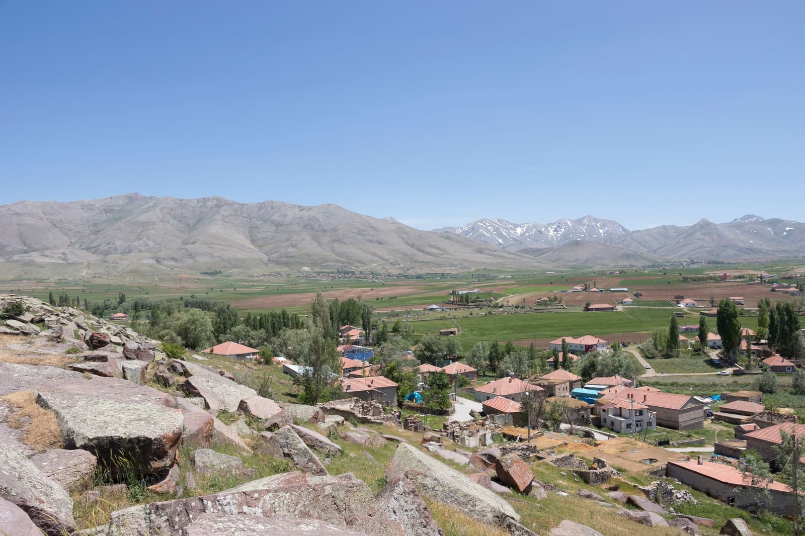 Emiruşağı Yeraltı Şehri