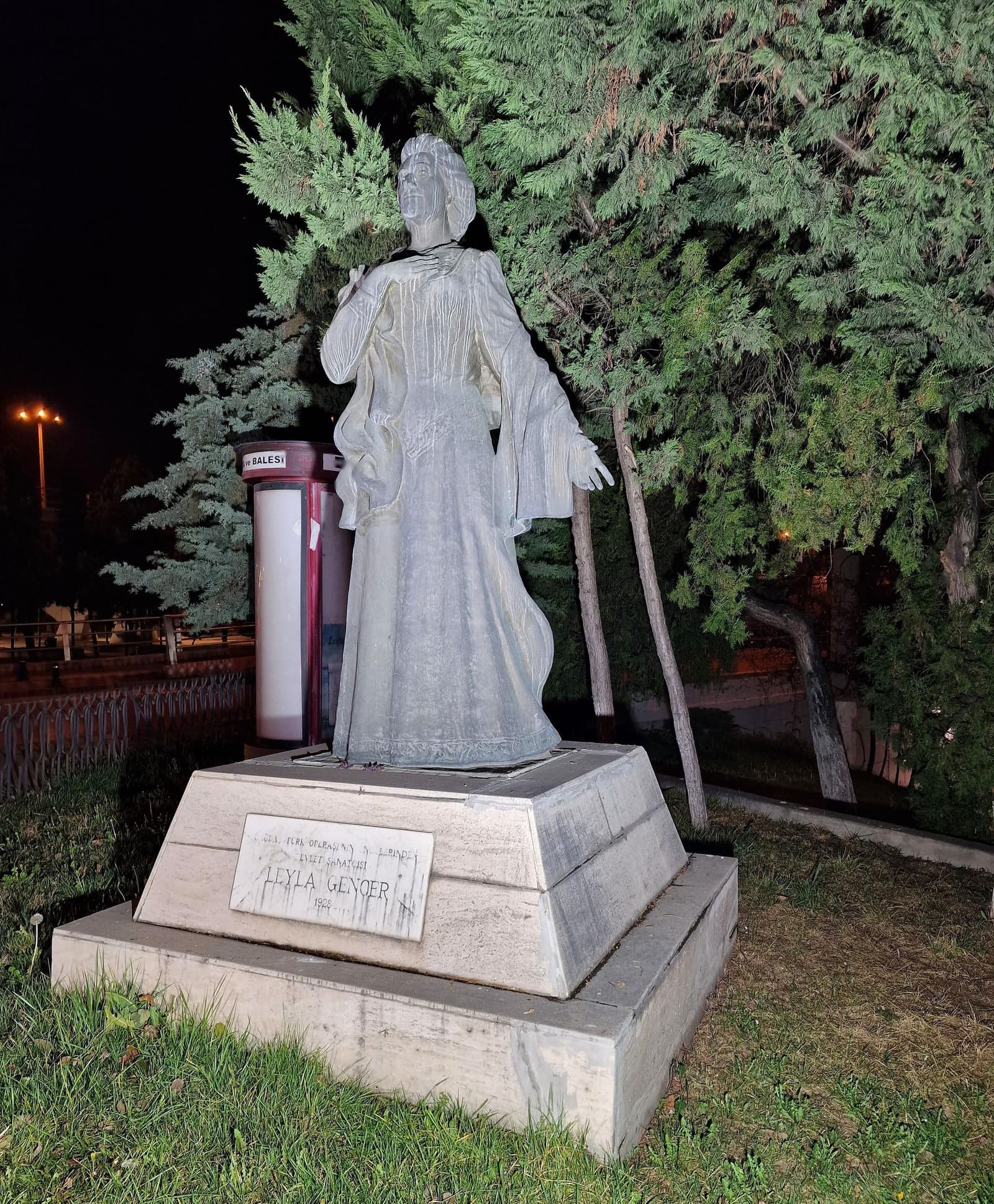 Cüneyt Gökcer