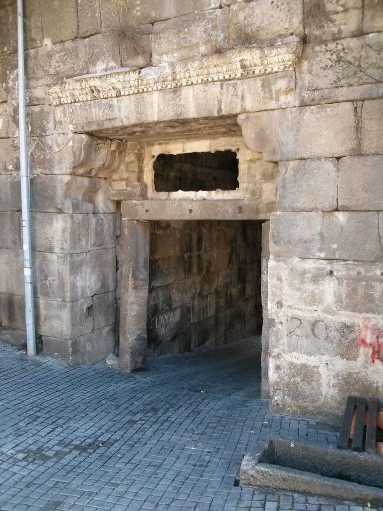Karanlık Kapı