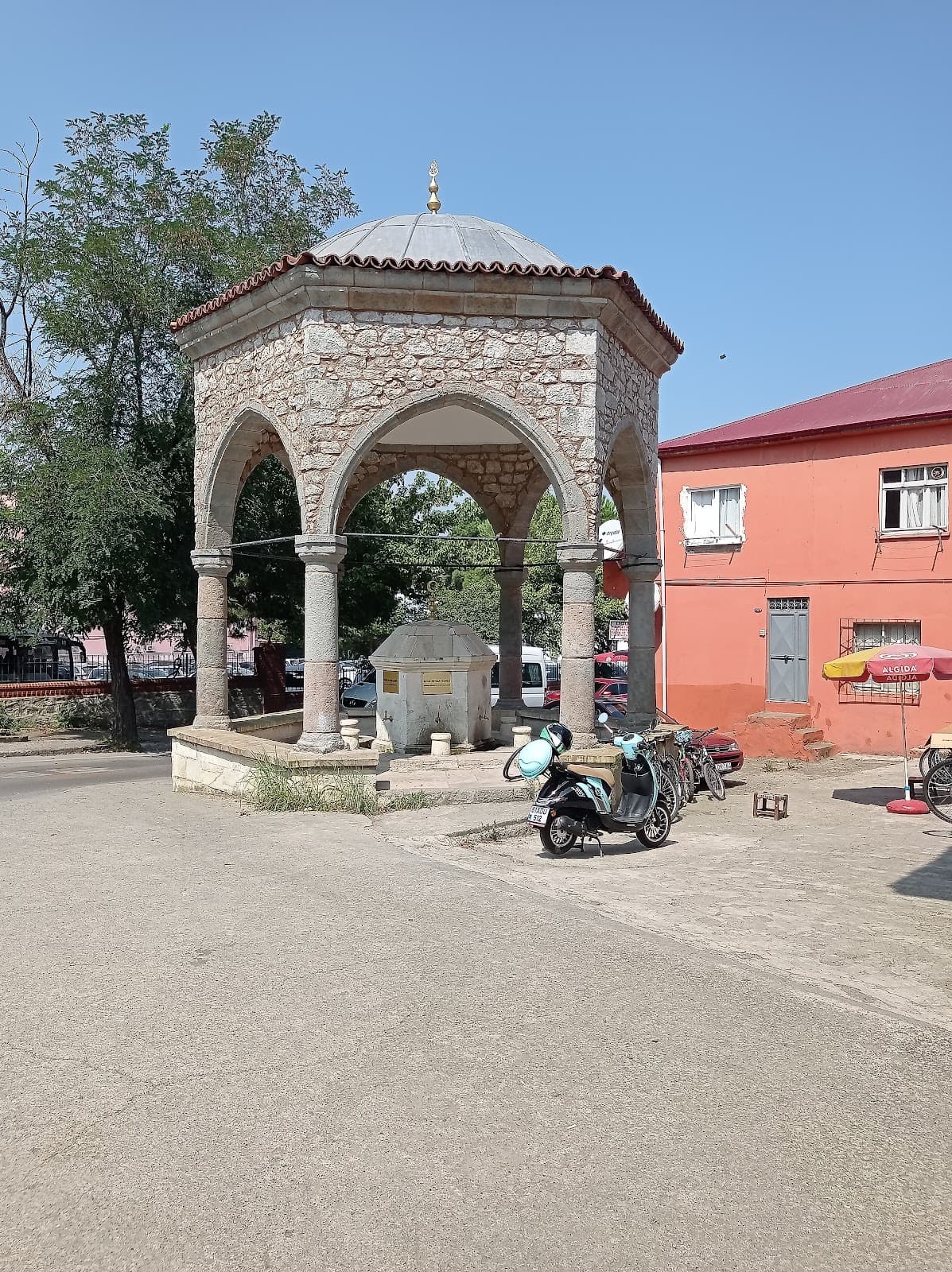 Kavak Meydan Şadırvanı