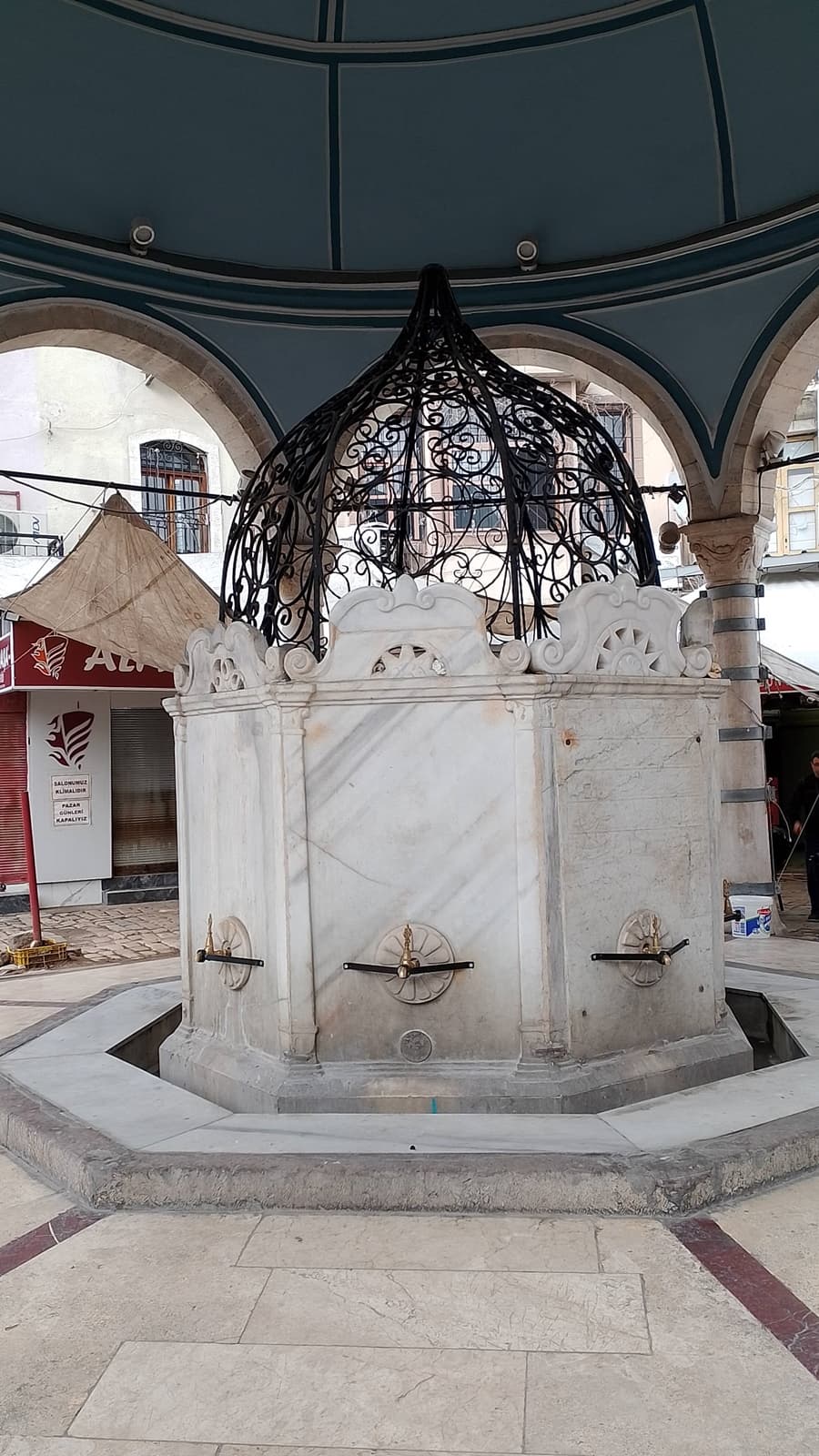 Karaburunluzâde Şadırvanı