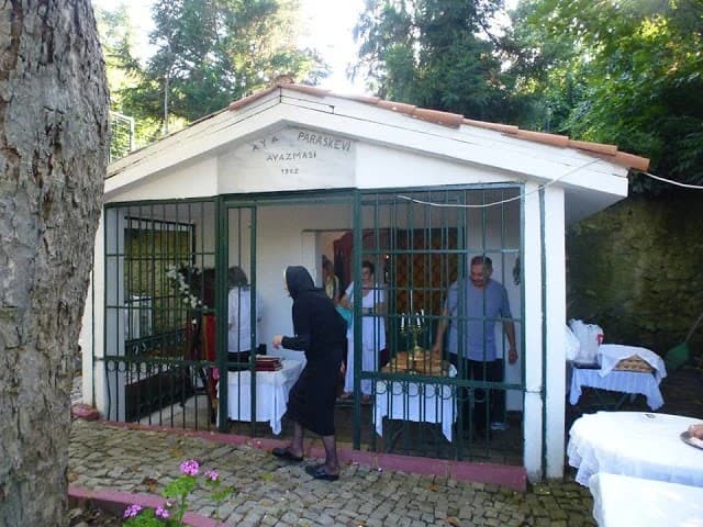 Ayia Paraskevi Ayazması, Yeniköy